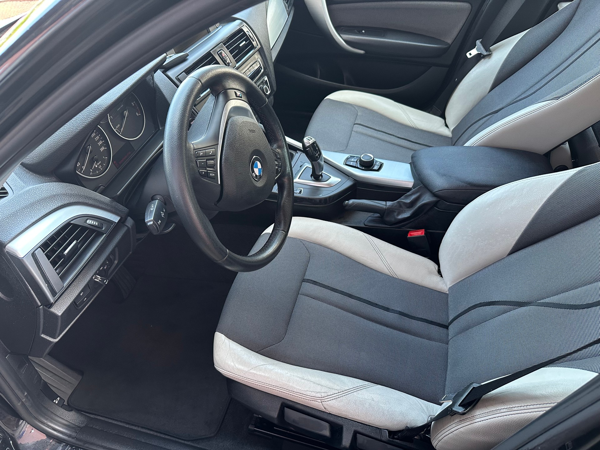 BMW 116d Sport Line Steptronic-image-9