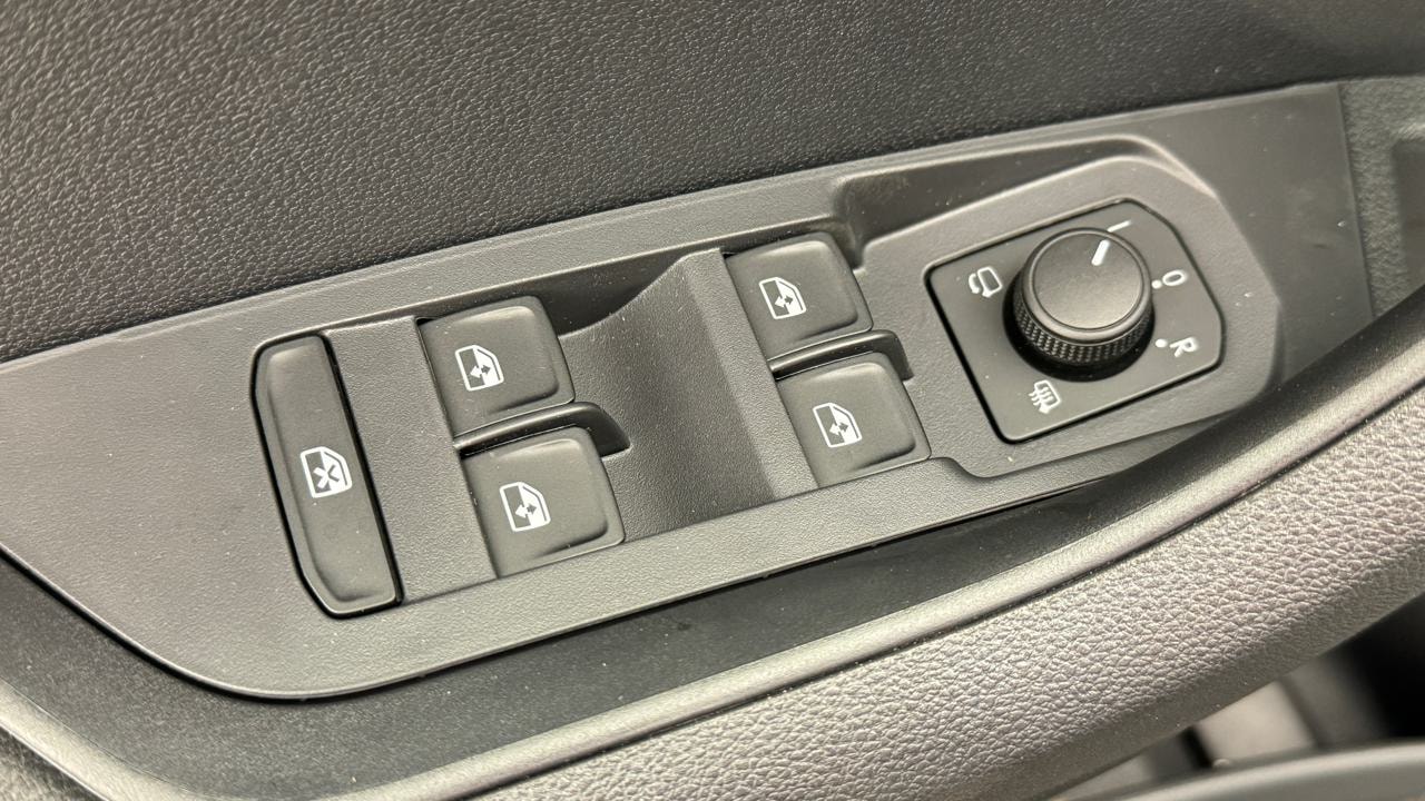SKODA Karoq 2.0 TDI CR SportLine 4x4-image-8