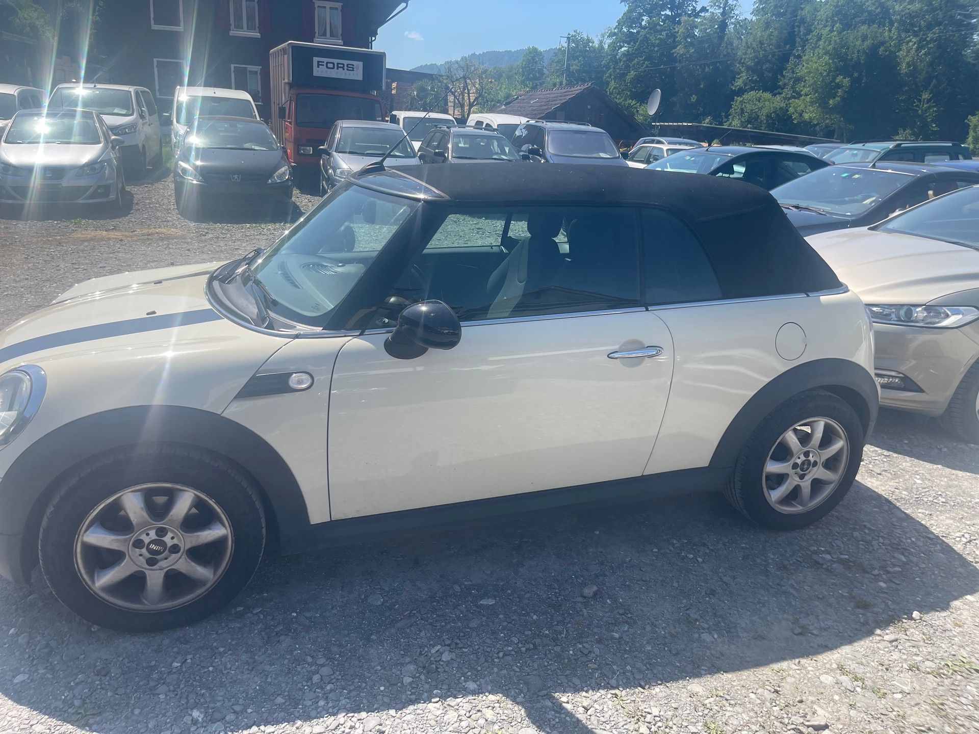 MINI One Cabriolet-image-8