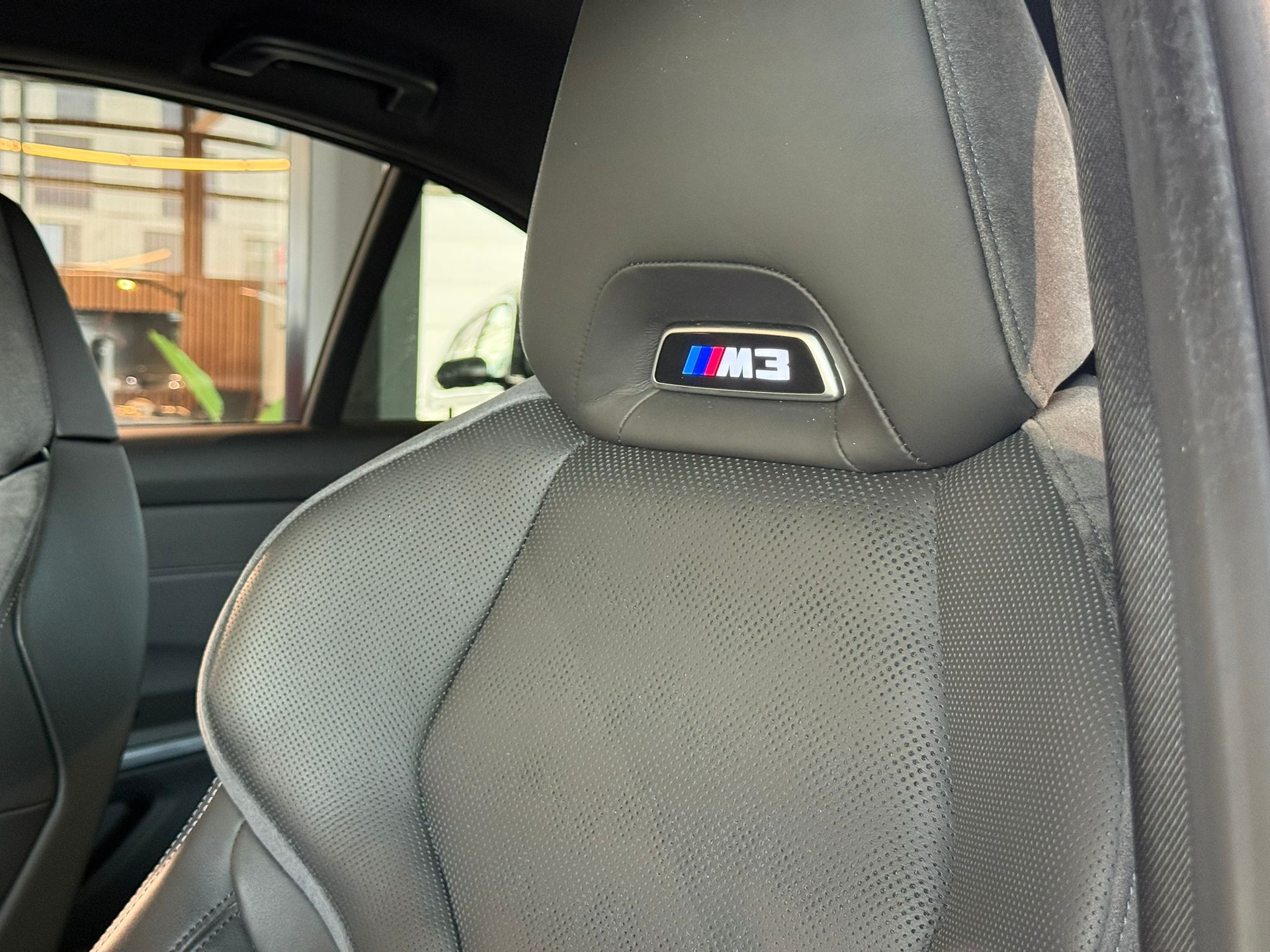 BMW M3 Competition M xDrive-image-11