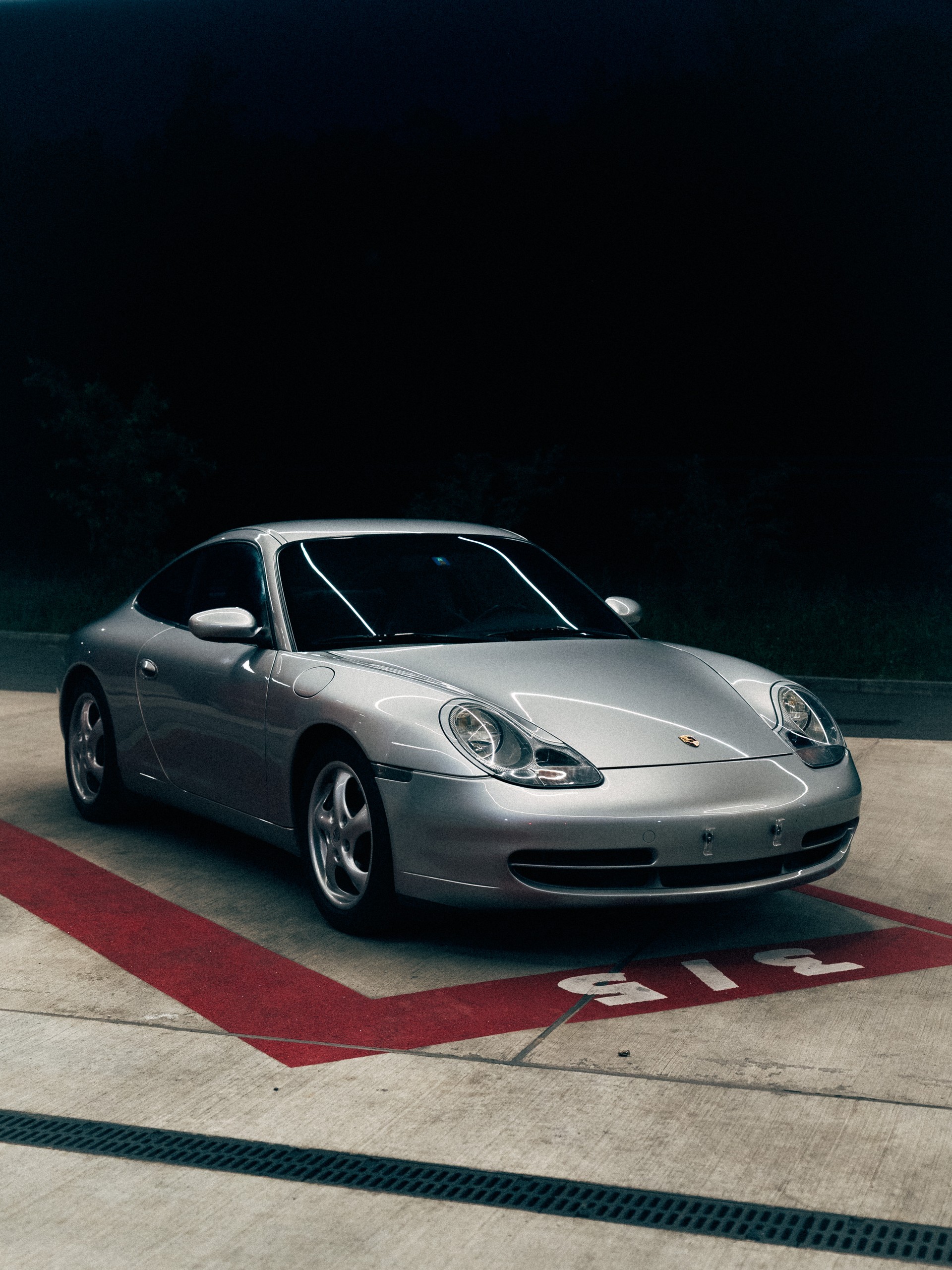 PORSCHE 3.4 Carrera-image-17