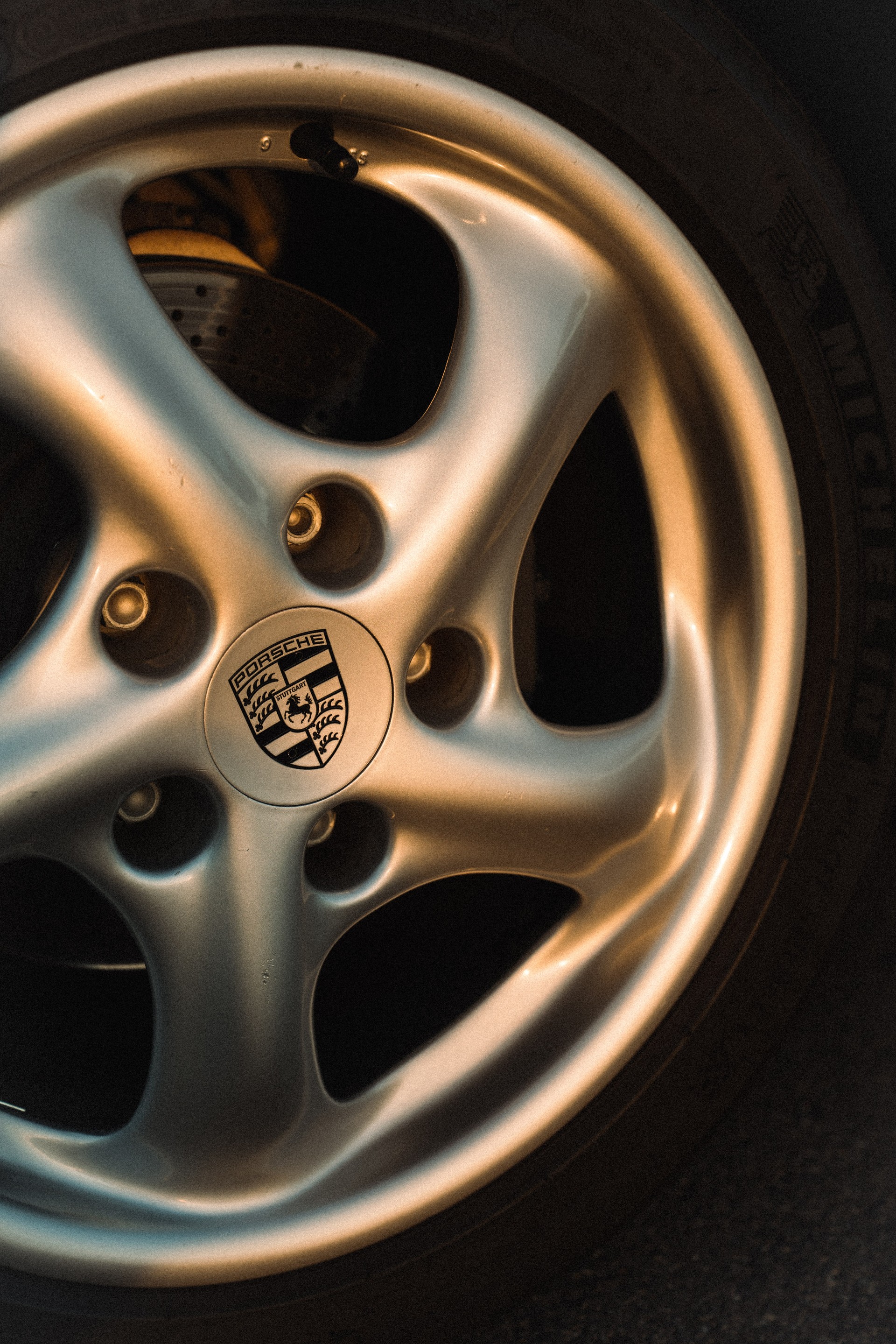 PORSCHE 3.4 Carrera-image-5
