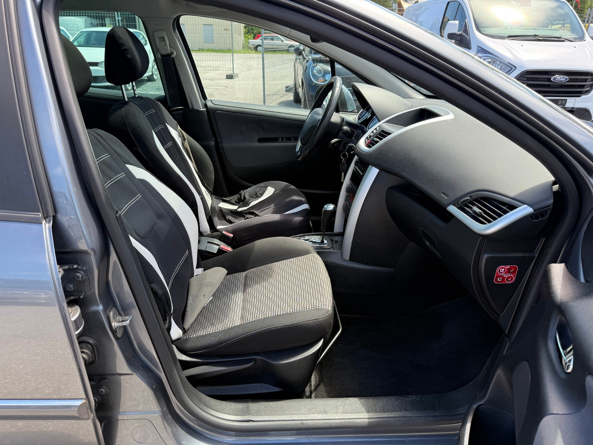 PEUGEOT 207 SW 1.6 16V Sport Automatic-image-9