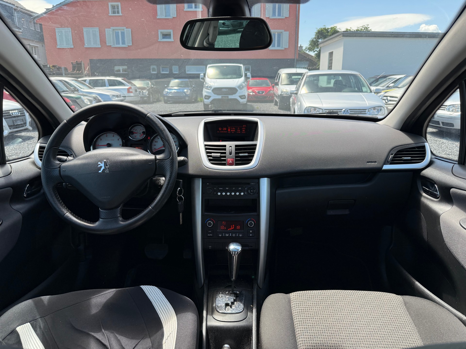PEUGEOT 207 SW 1.6 16V Sport Automatic-image-8