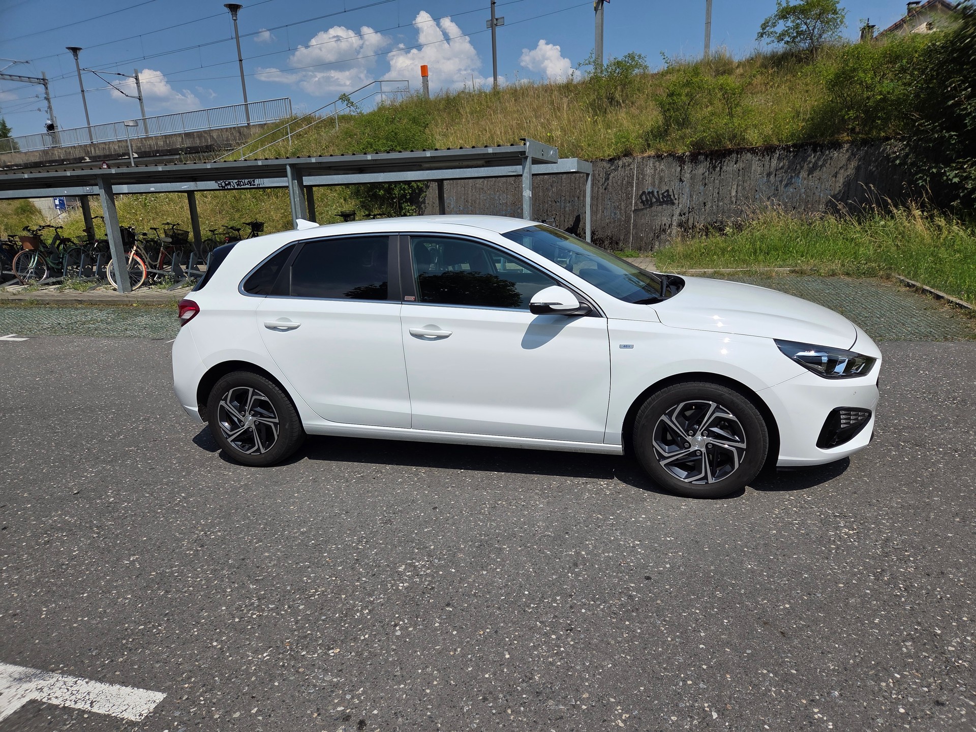 HYUNDAI 1.5 T-GDi Amplia-image-1