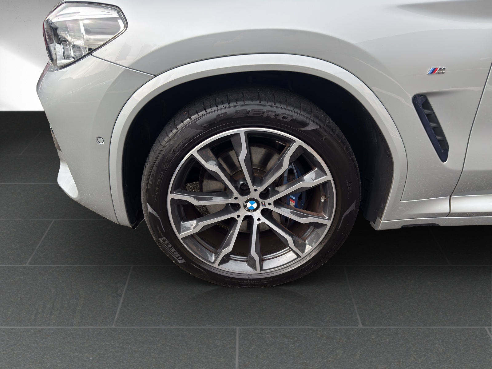 BMW X3 xDrive 20i Individual M Sport Steptronic-image-8