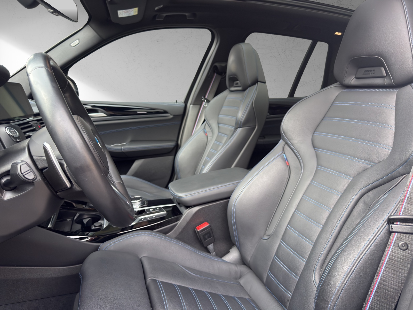 BMW X3 xDrive 20i Individual M Sport Steptronic-image-15