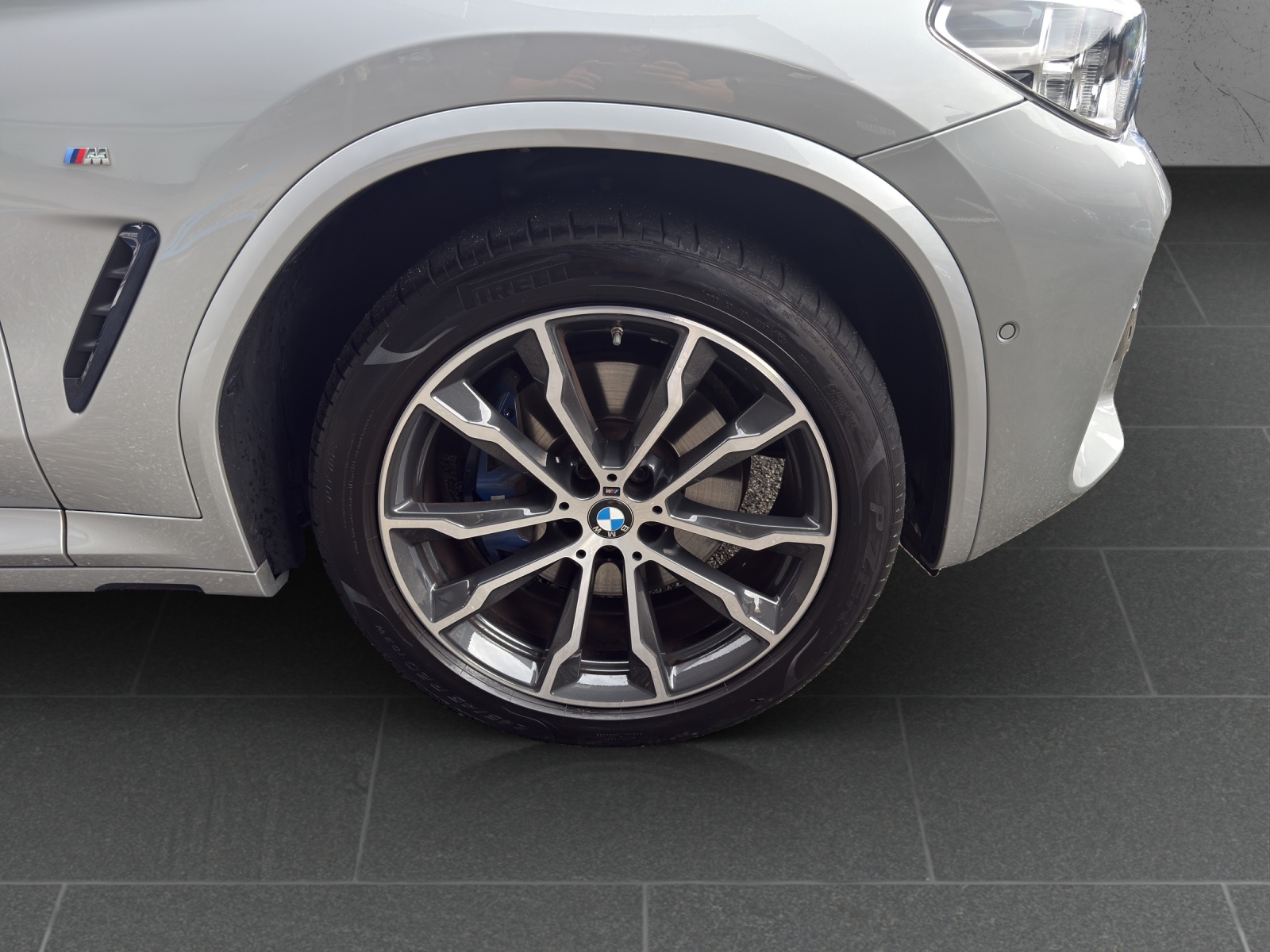 BMW X3 xDrive 20i Individual M Sport Steptronic-image-9