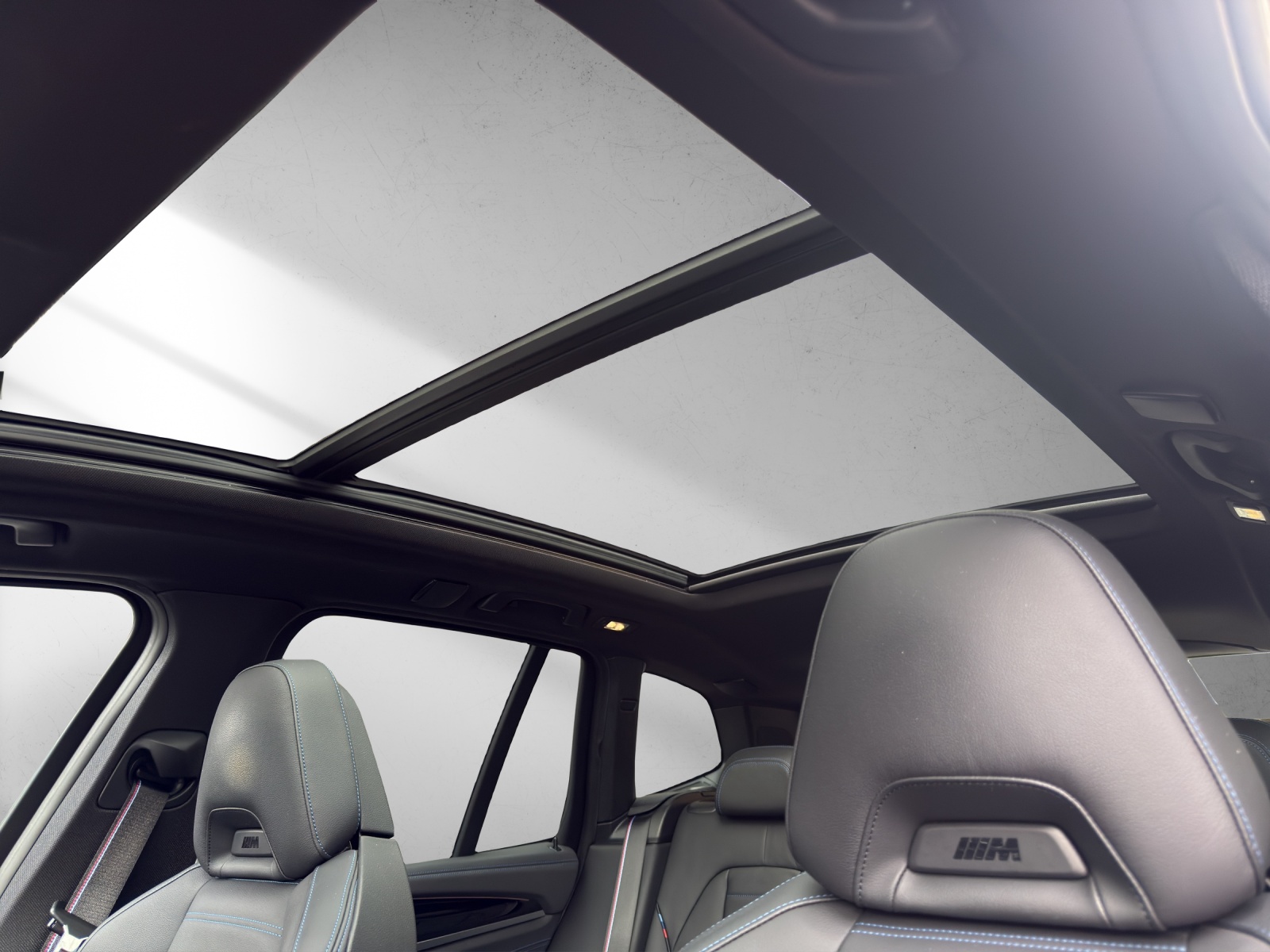 BMW X3 xDrive 20i Individual M Sport Steptronic-image-16