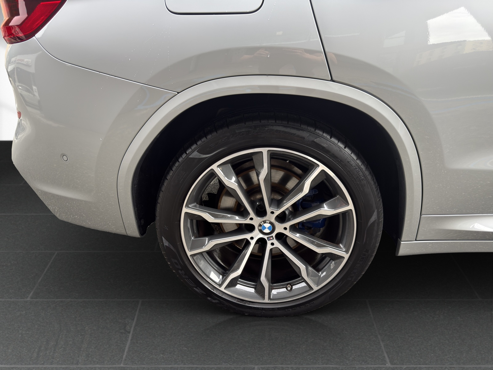 BMW X3 xDrive 20i Individual M Sport Steptronic-image-10