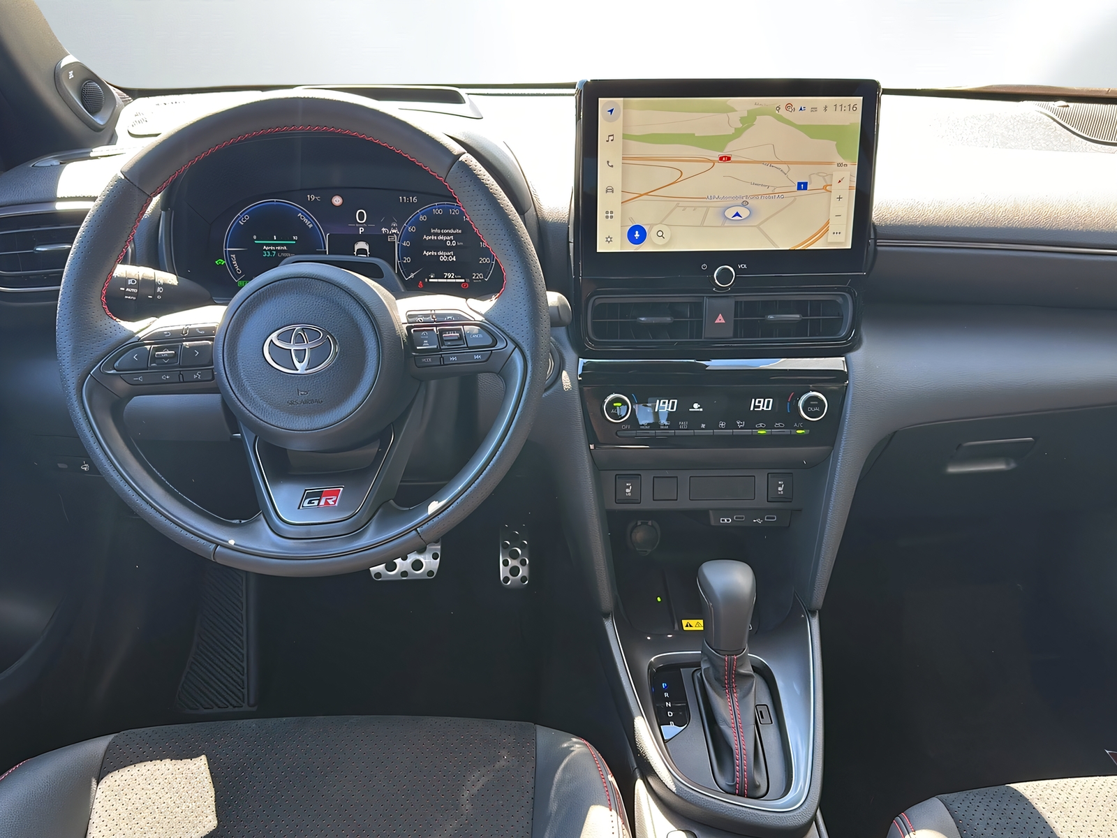 TOYOTA Yaris Cross 1.5 GR Sport e-CVT-image-5
