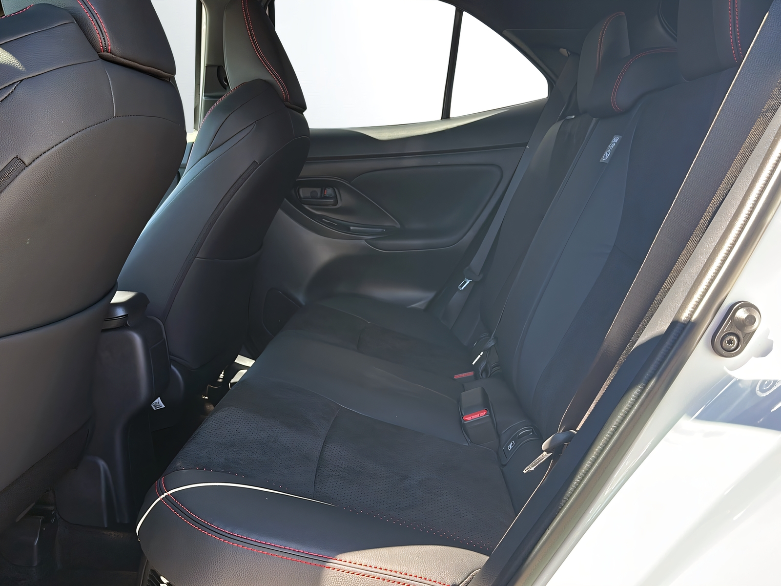 TOYOTA Yaris Cross 1.5 GR Sport e-CVT-image-8