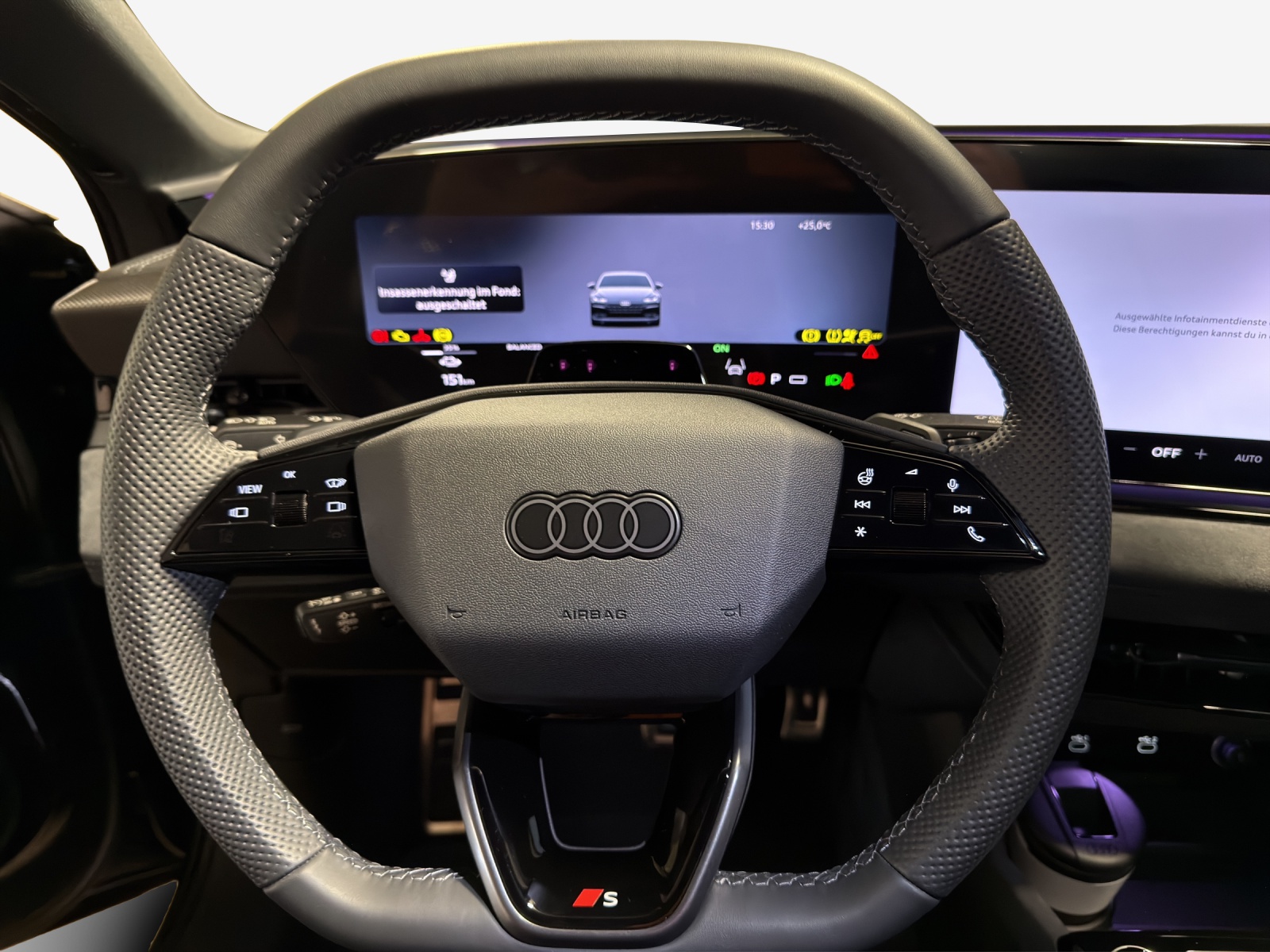 AUDI A6 Avant e-tron quattro-image-9