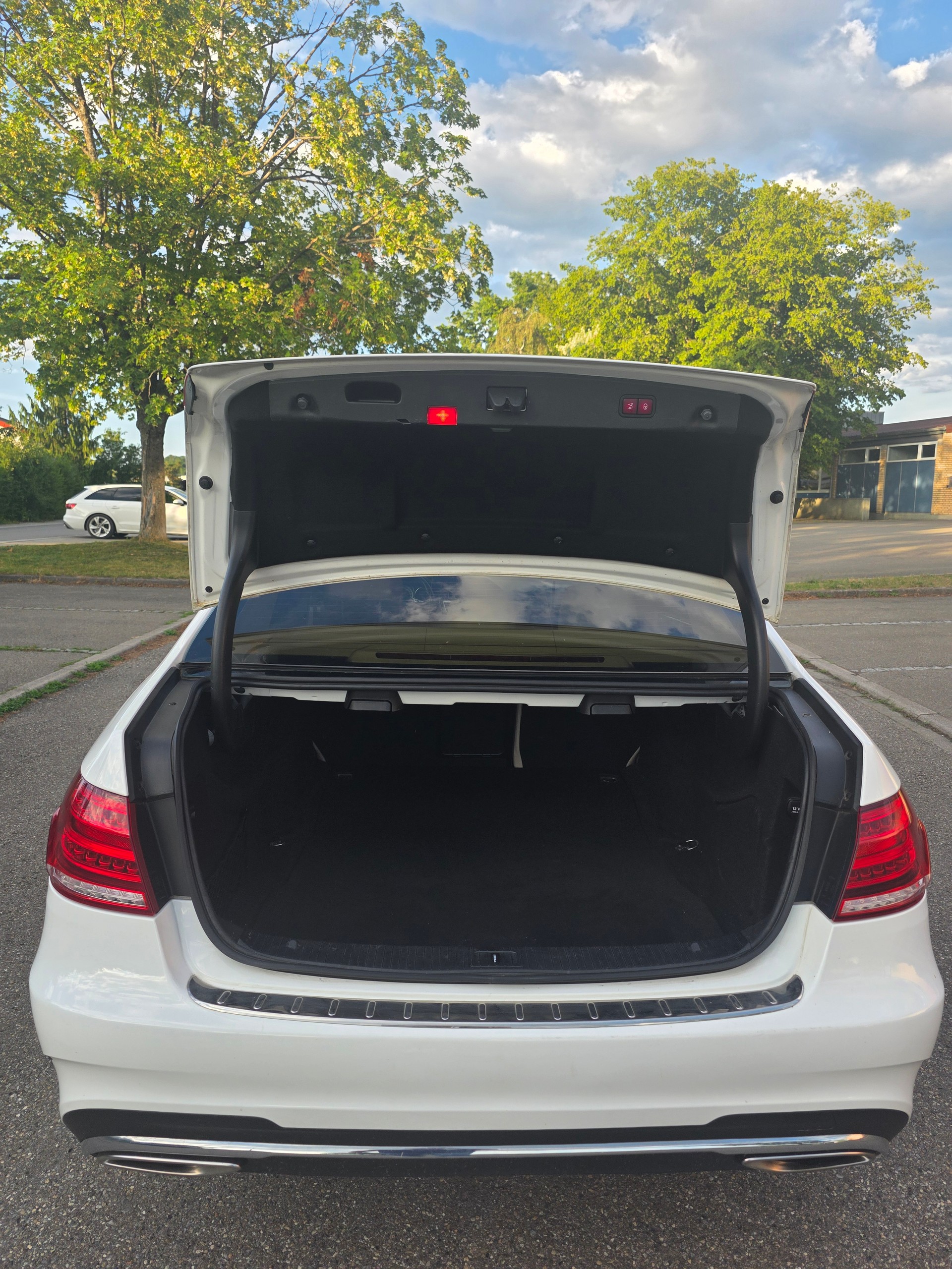 MERCEDES-BENZ E 350-image-6