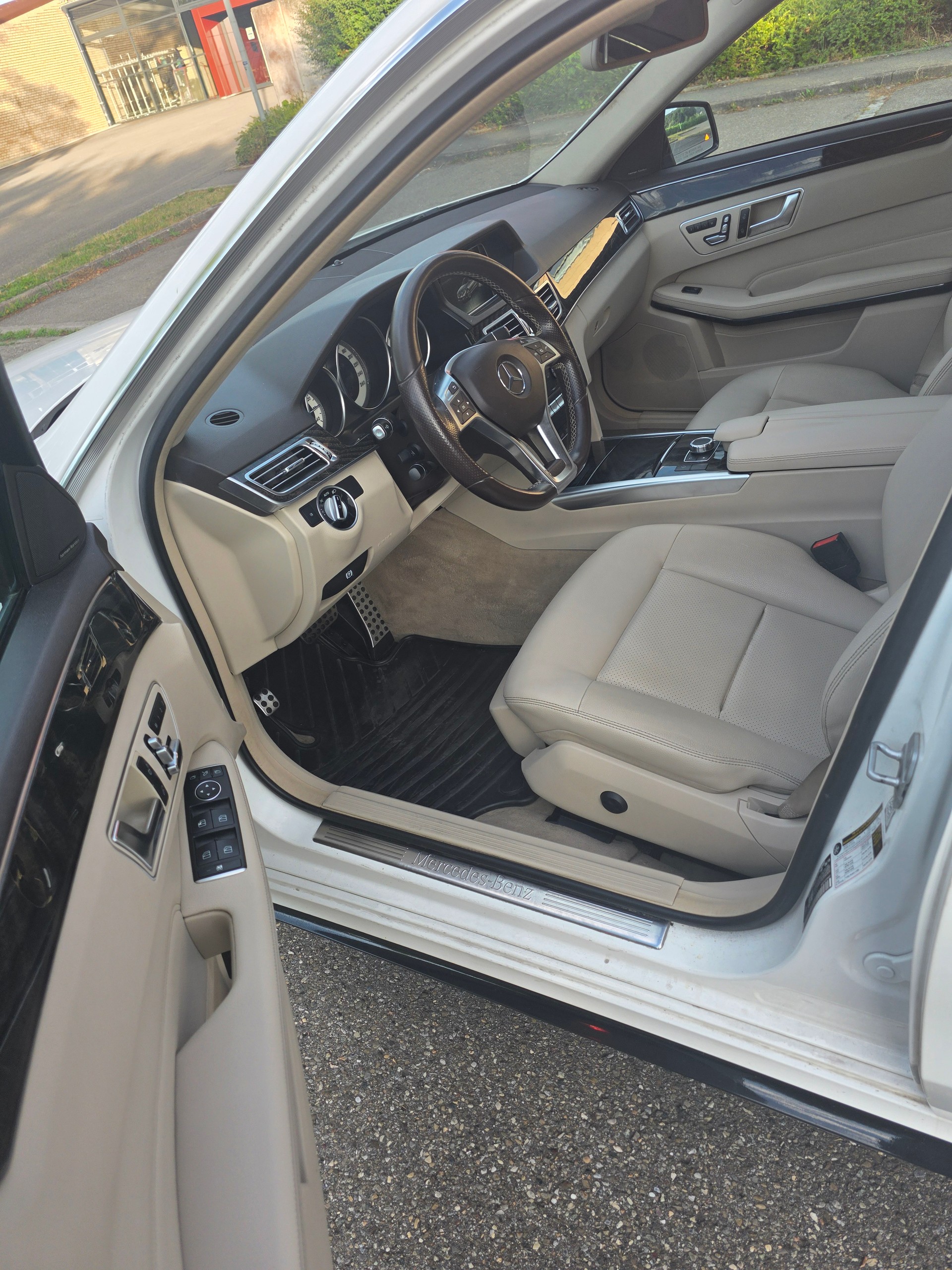 MERCEDES-BENZ E 350-image-9
