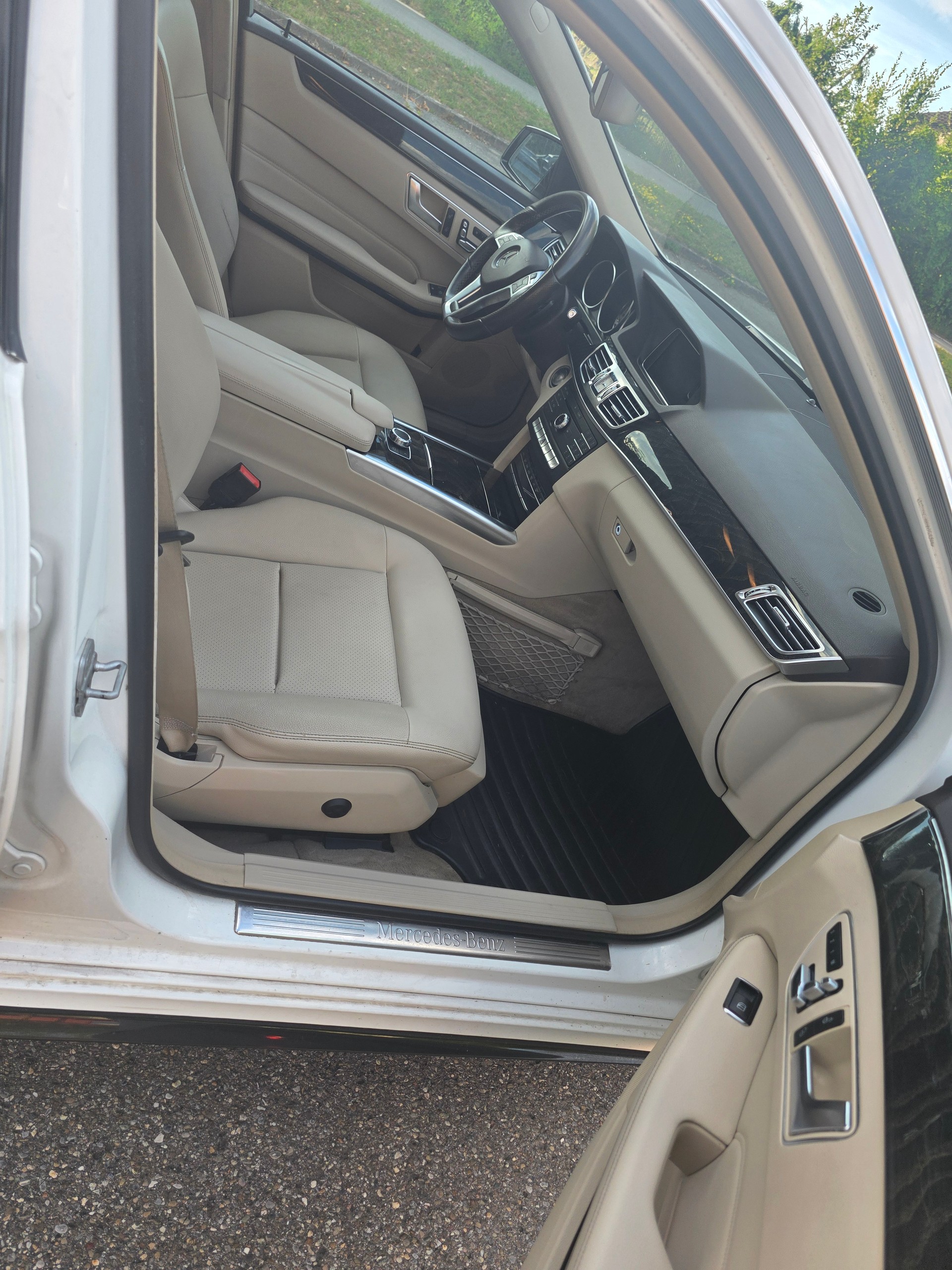 MERCEDES-BENZ E 350-image-10