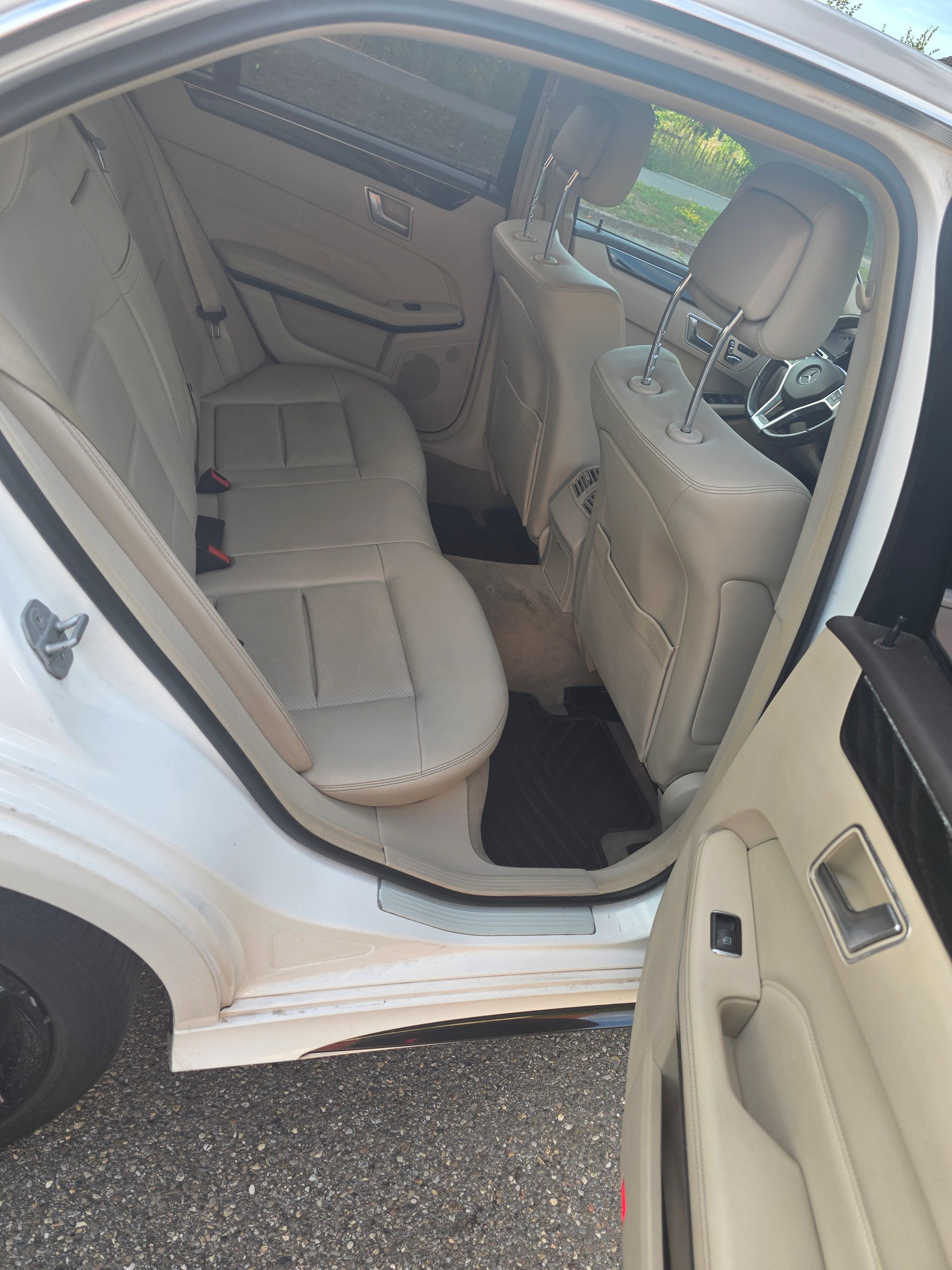 MERCEDES-BENZ E 350-image-12