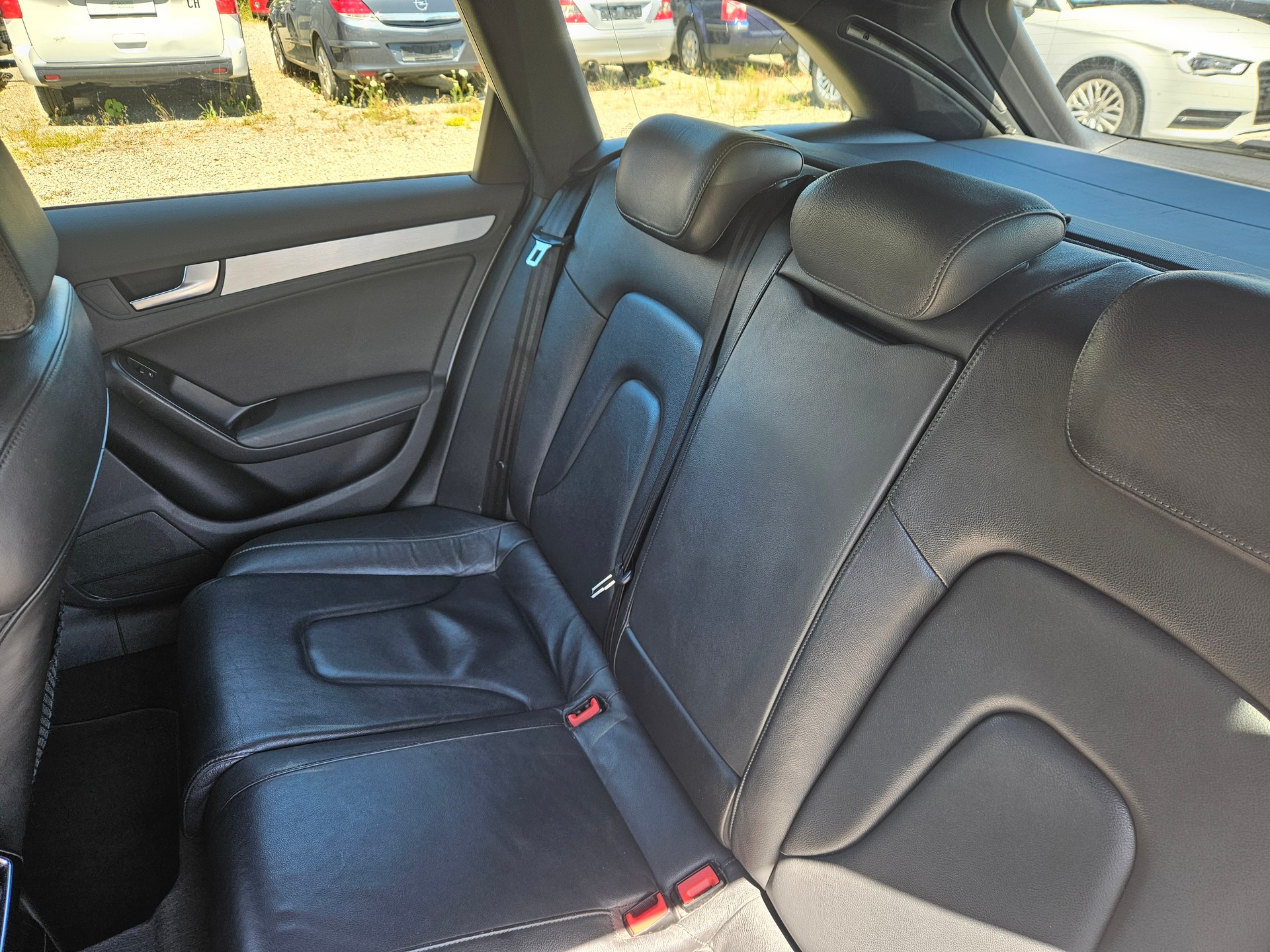AUDI A4 Avant 2.0 TFSI-image-9