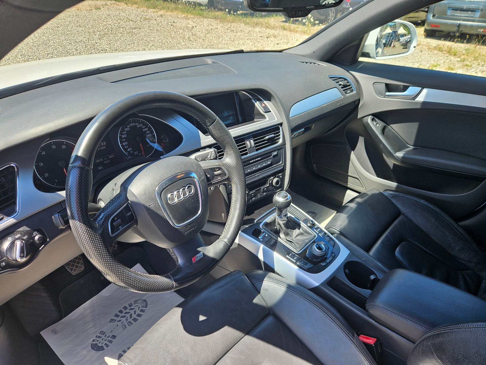 AUDI A4 Avant 2.0 TFSI-image-10