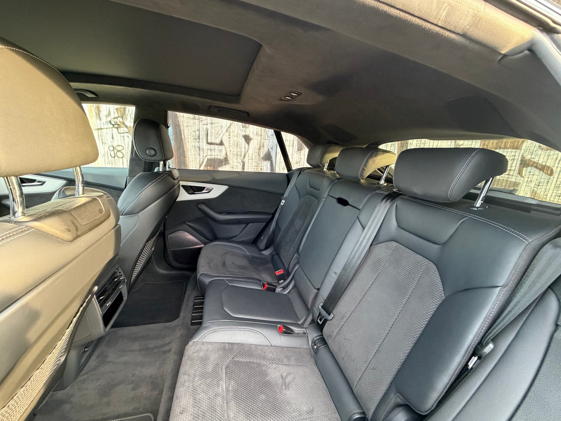 AUDI 3.0 55 TFSI quattro T-Tronic-image-3
