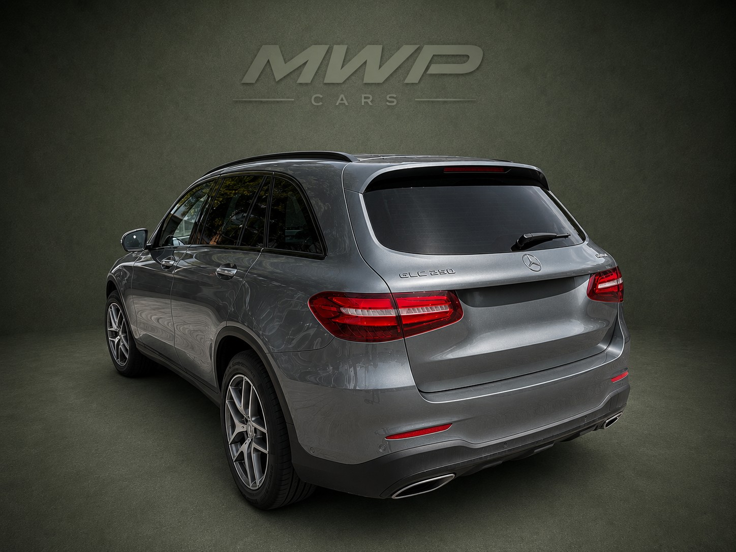 MERCEDES-BENZ GLC 250 AMG Line 4m-image-1