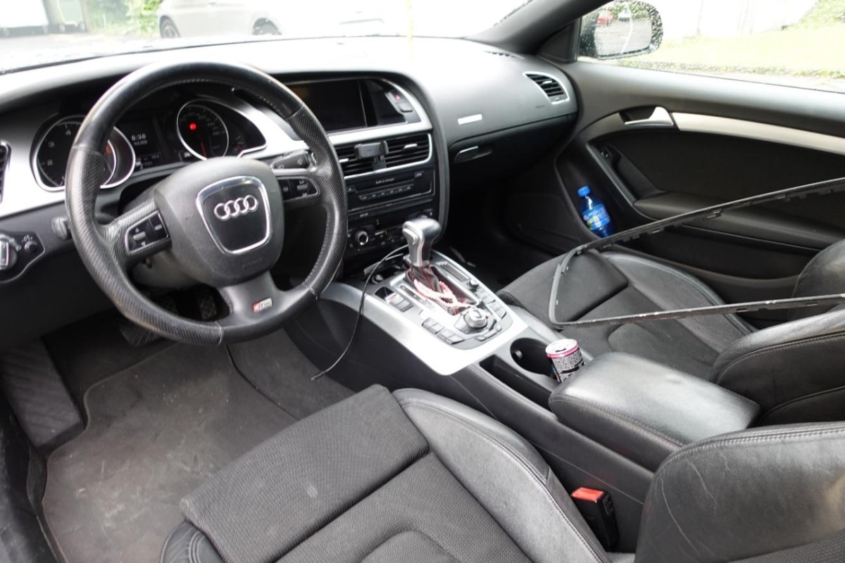 AUDI A5 Coupé 2.7 TDI multitronic-image-9