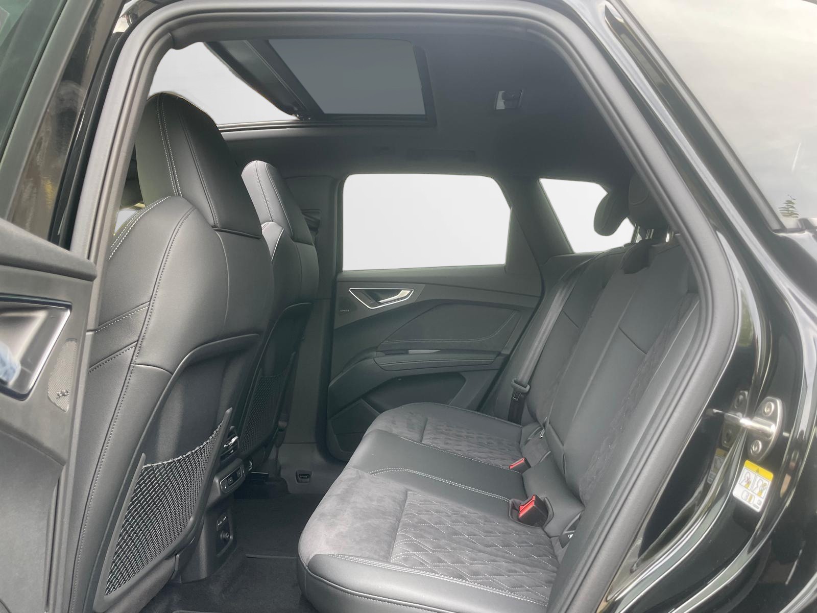 AUDI Q4 e-tron SUV performance-image-7