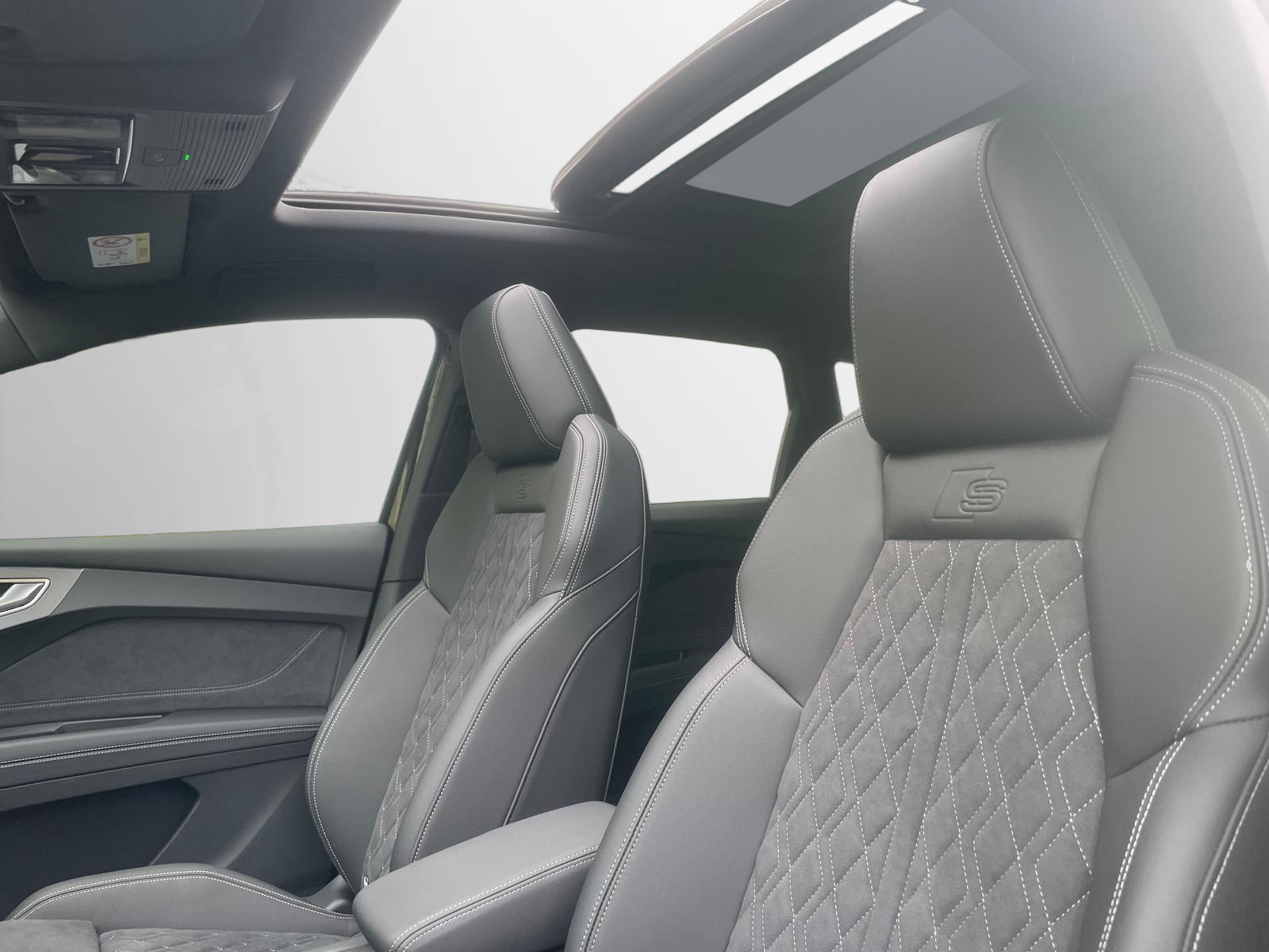 AUDI Q4 e-tron SUV performance-image-5