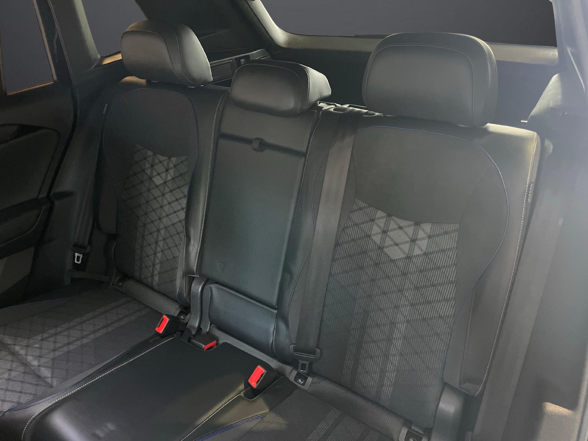 VW Tiguan 2.0 TSI R-Line DSG 4motion-image-7