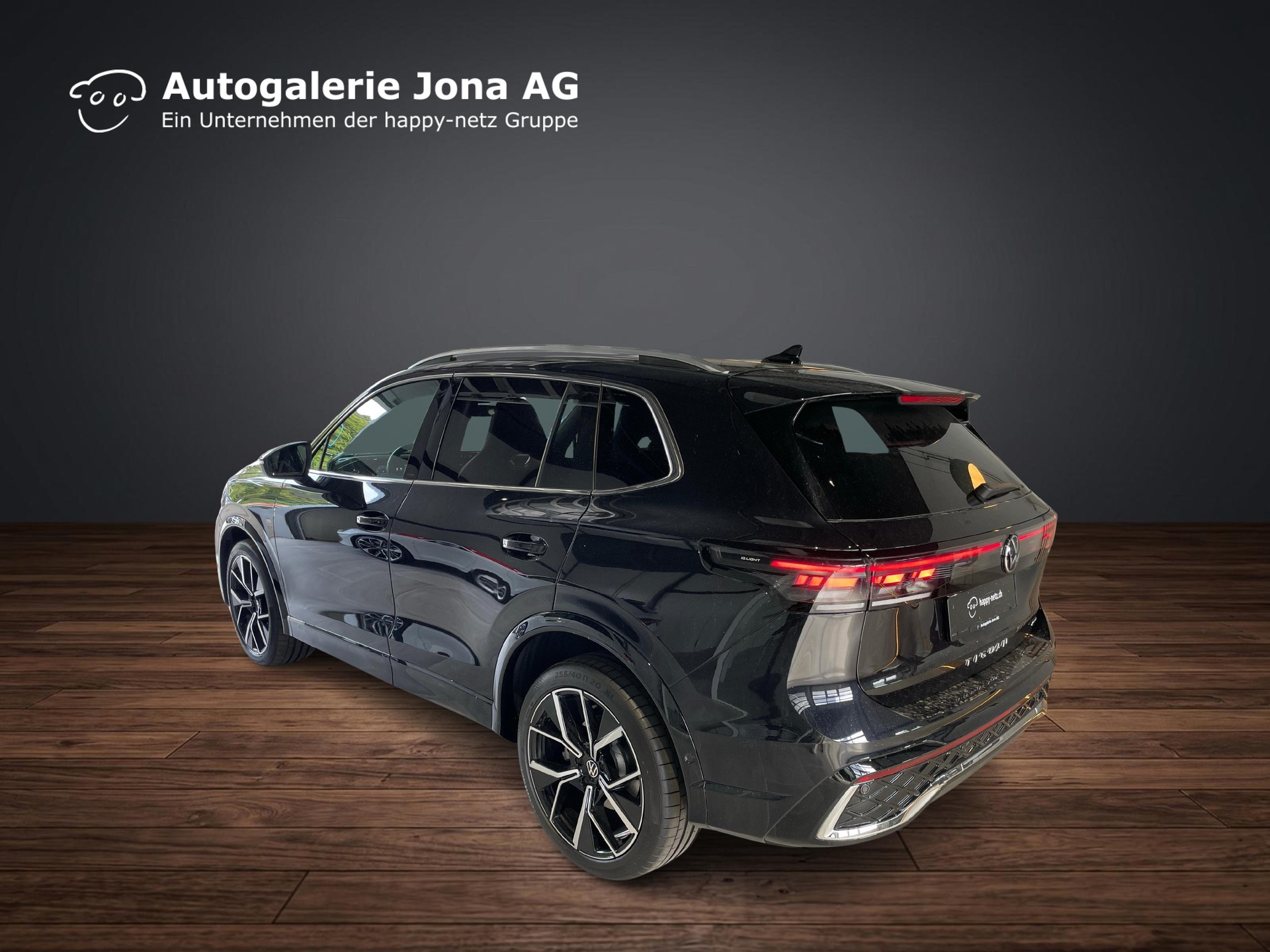 VW Tiguan 2.0 TSI R-Line DSG 4motion-image-2