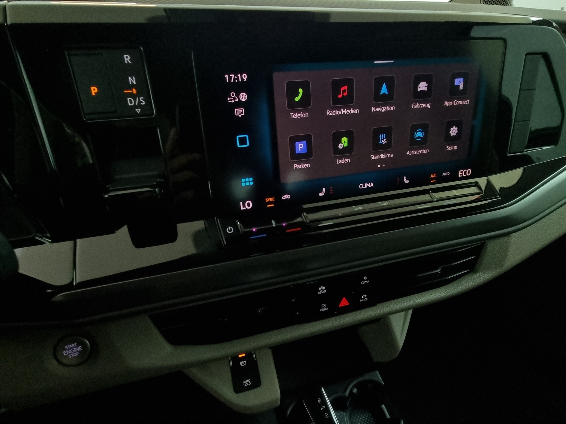 VW T7 Multivan 1.5 TSI eHybrid DSG 4motion lang Busin-image-13