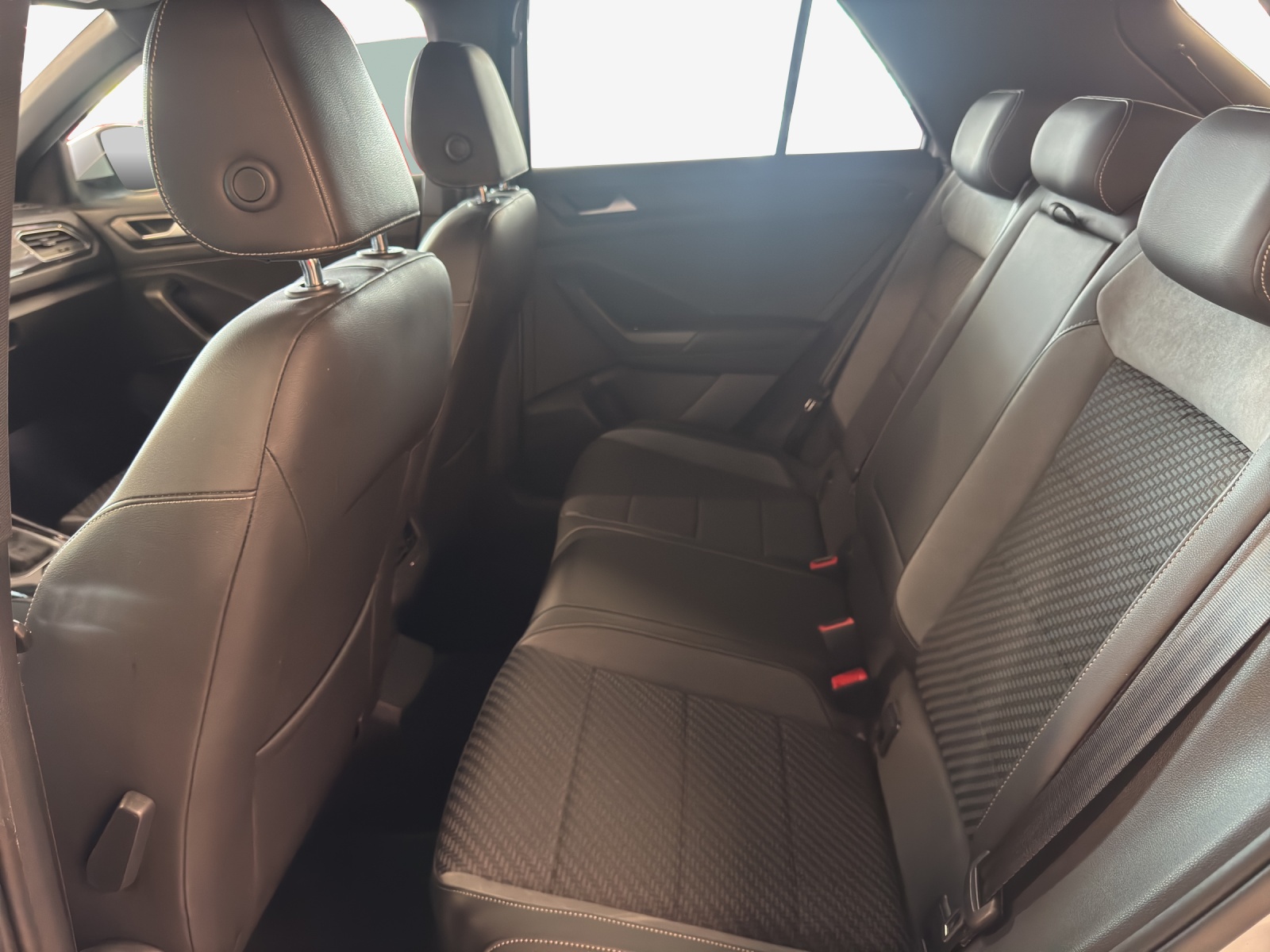 VW T-Roc 2.0 TSI Sport DSG 4Motion-image-11