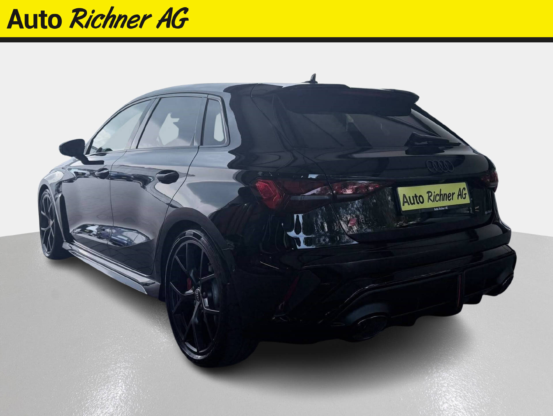 AUDI RS3 Sportback 2.5 TFSI quattro S-Tronic-image-4