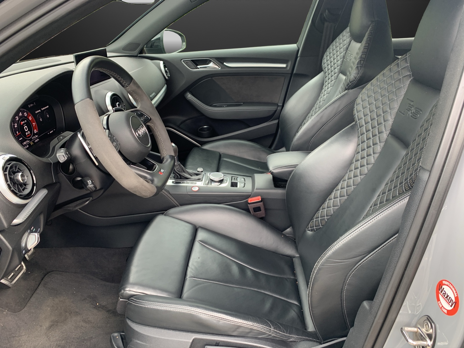 AUDI RS3 Sportback 2.5 TSI quattro S-tronic-image-7
