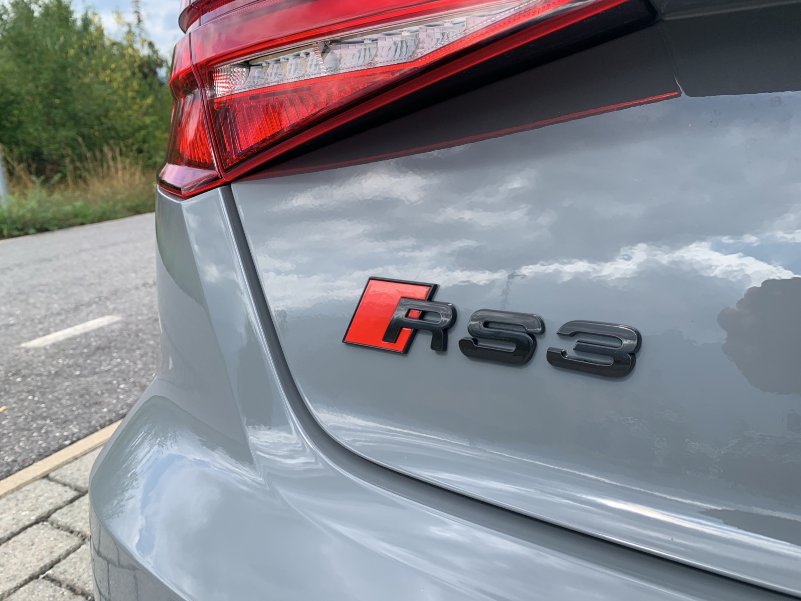 AUDI RS3 Sportback 2.5 TSI quattro S-tronic-image-13