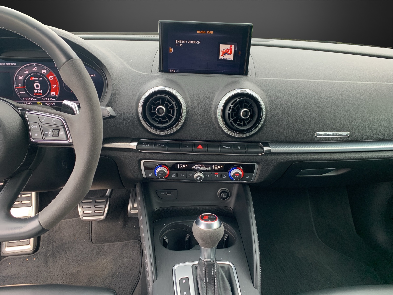AUDI RS3 Sportback 2.5 TSI quattro S-tronic-image-11