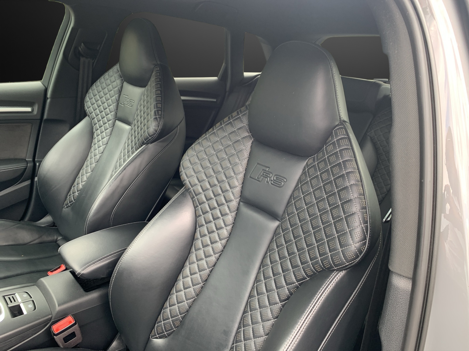 AUDI RS3 Sportback 2.5 TSI quattro S-tronic-image-8