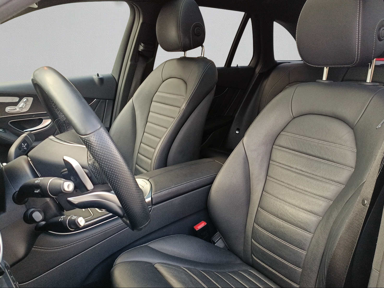 MERCEDES-BENZ GLC 250 AMG *Burmester*Fahrassist.Plus*Pano*Ambientelicht*etc.*-image-12