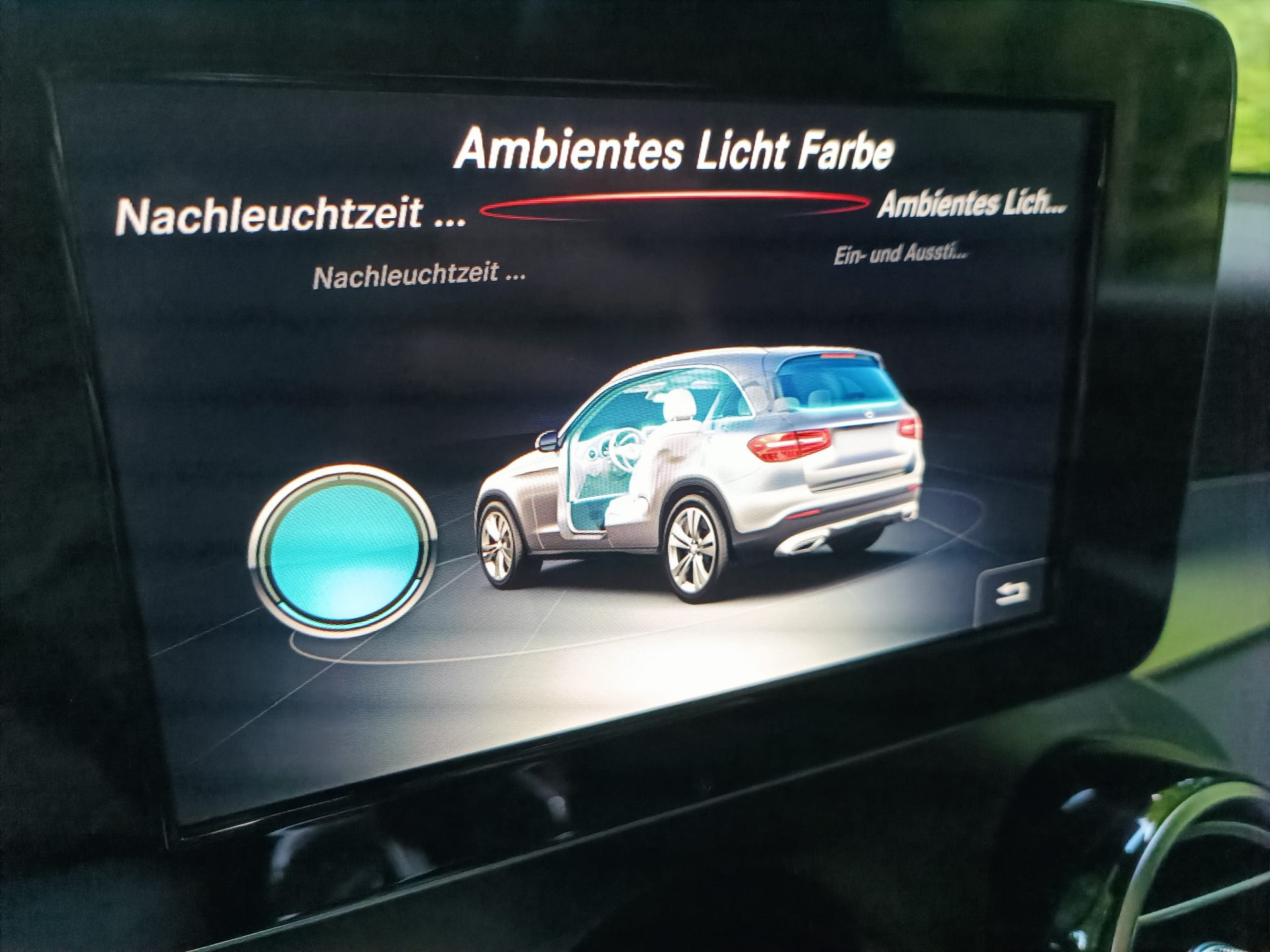 MERCEDES-BENZ GLC 250 AMG *Burmester*Fahrassist.Plus*Pano*Ambientelicht*etc.*-image-22