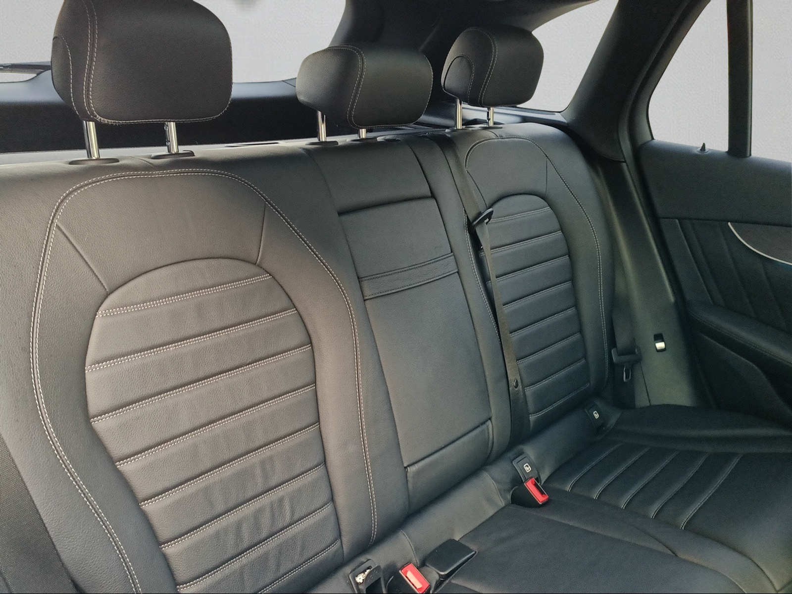 MERCEDES-BENZ GLC 250 AMG *Burmester*Fahrassist.Plus*Pano*Ambientelicht*etc.*-image-15