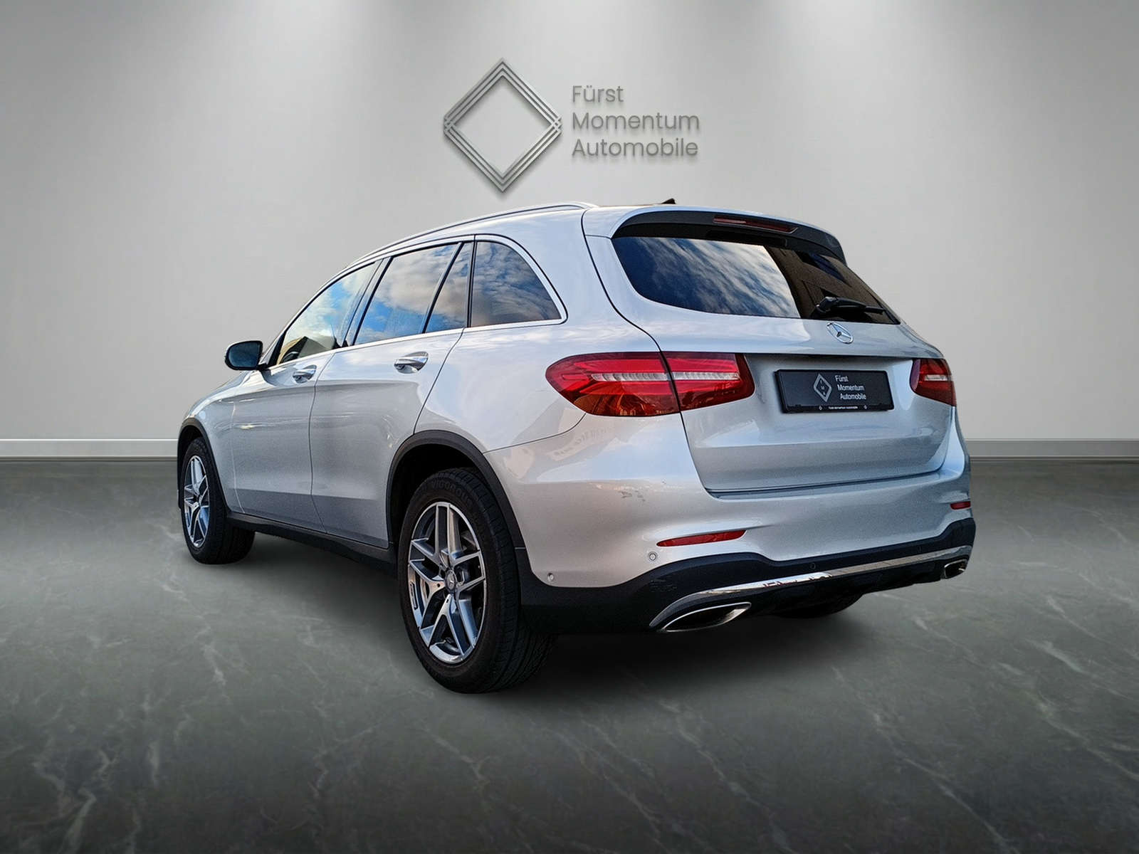 MERCEDES-BENZ GLC 250 AMG *Burmester*Fahrassist.Plus*Pano*Ambientelicht*etc.*-image-4