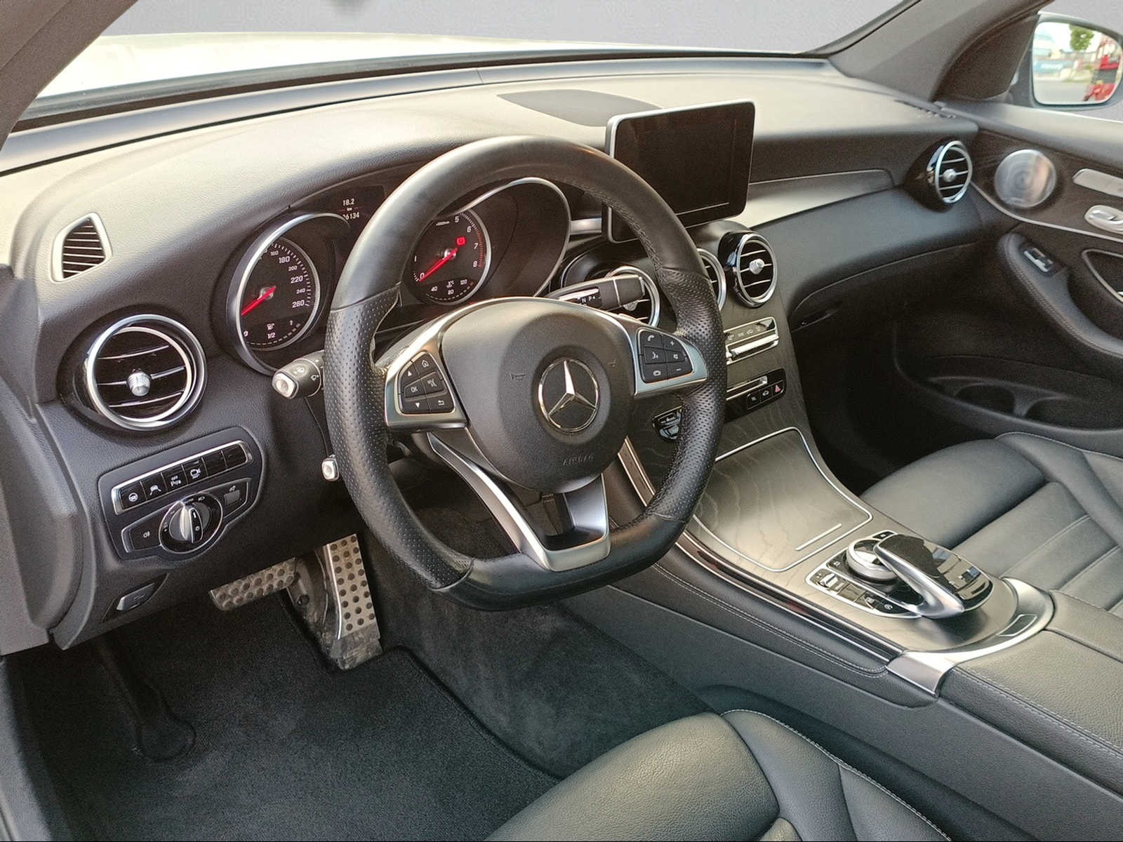 MERCEDES-BENZ GLC 250 AMG *Burmester*Fahrassist.Plus*Pano*Ambientelicht*etc.*-image-10