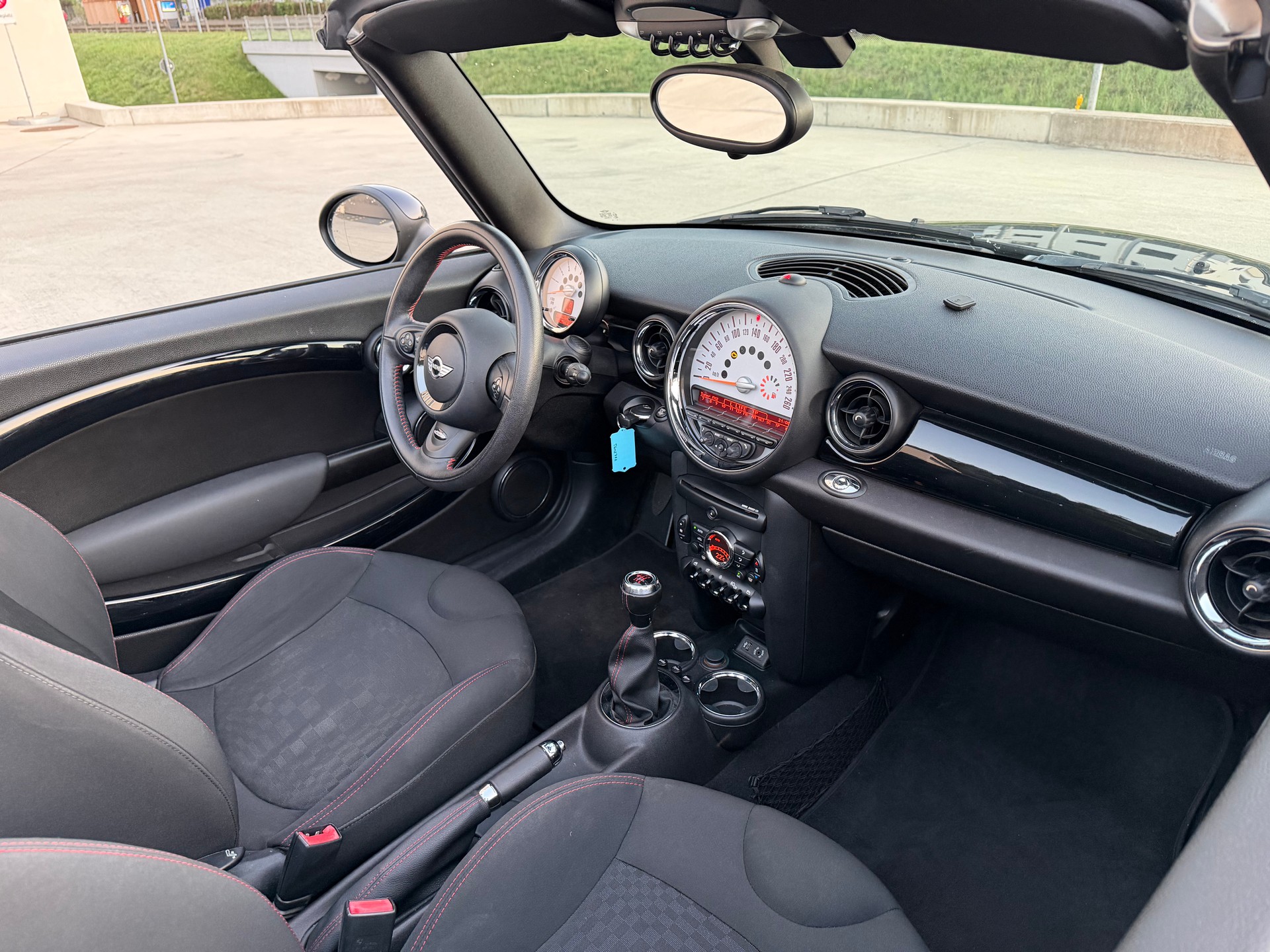 MINI Cooper Cabriolet Works Paket-image-15