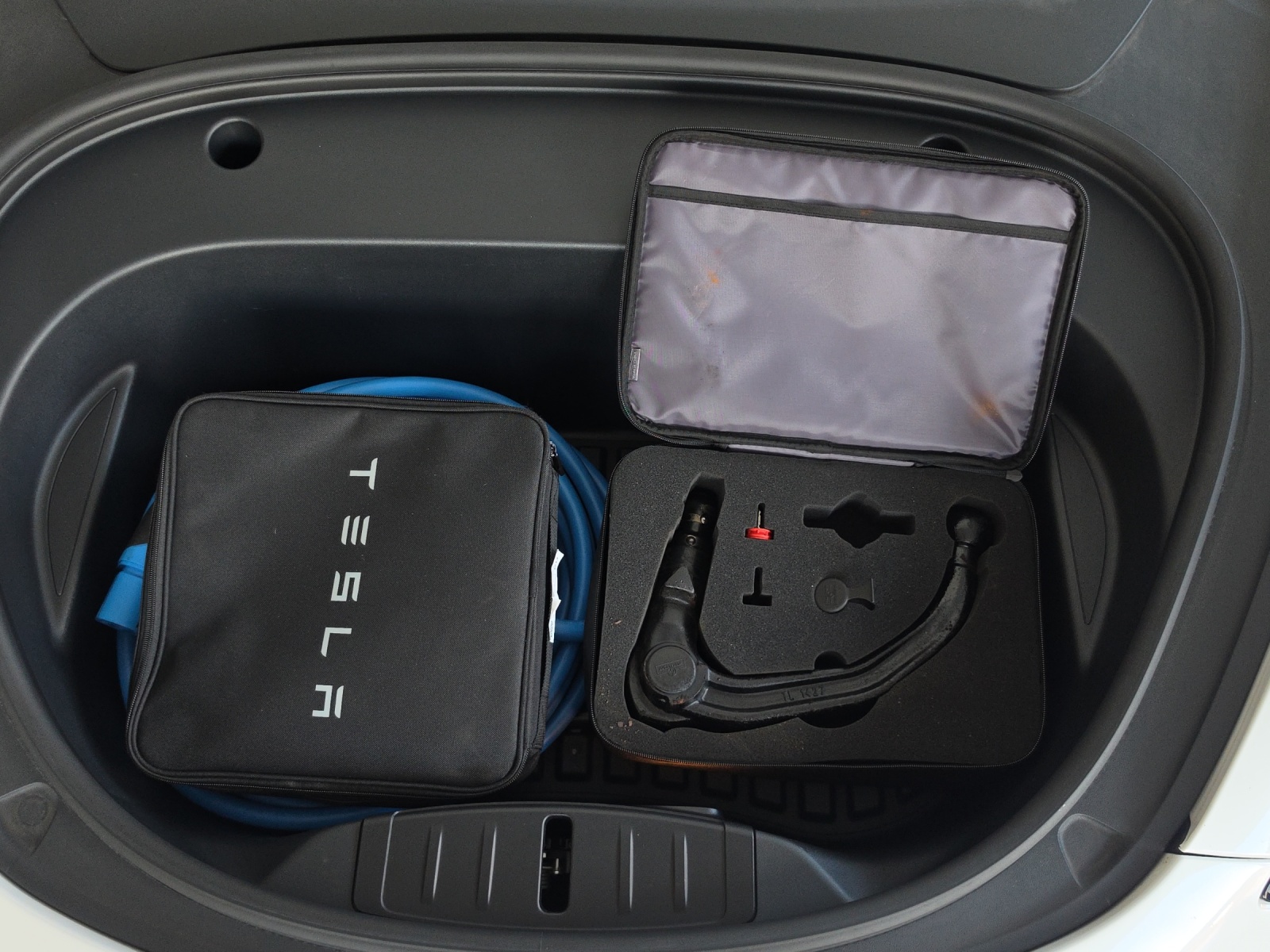 TESLA Model 3 Long Range Dual Motor AWD-image-15