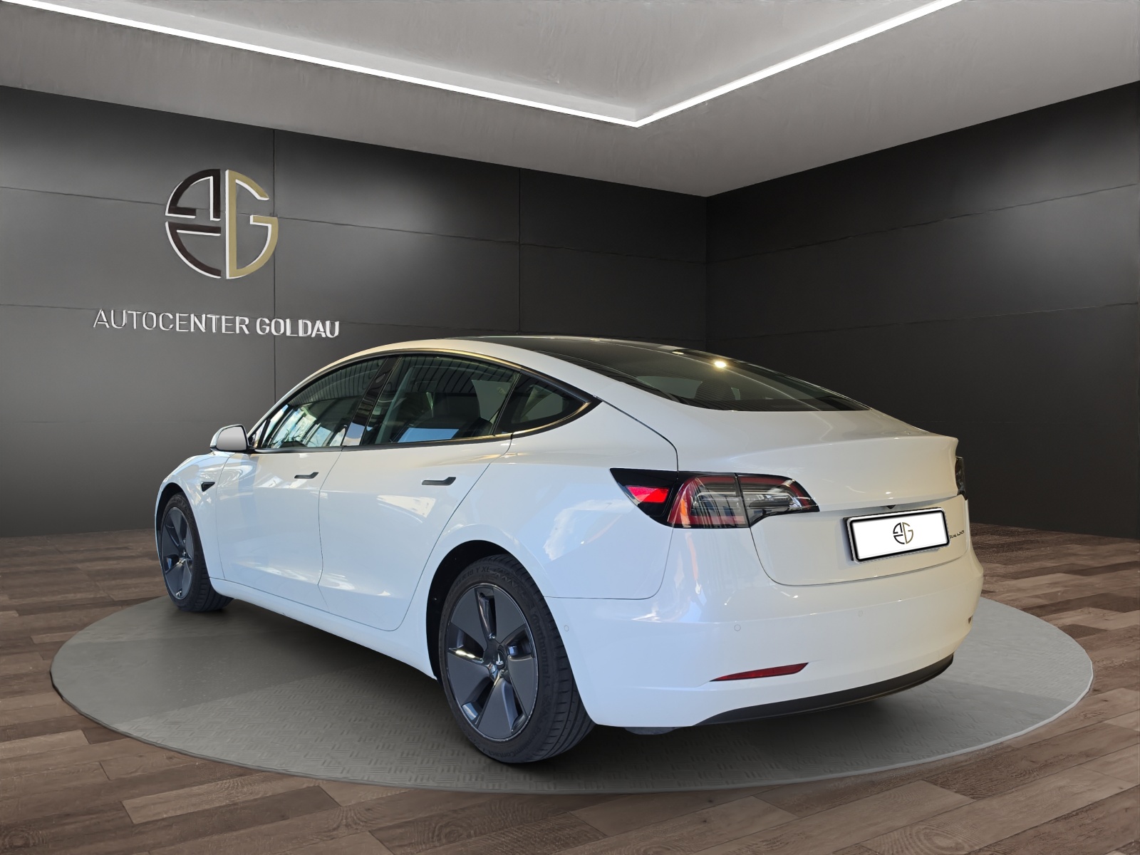 TESLA Model 3 Long Range Dual Motor AWD-image-1