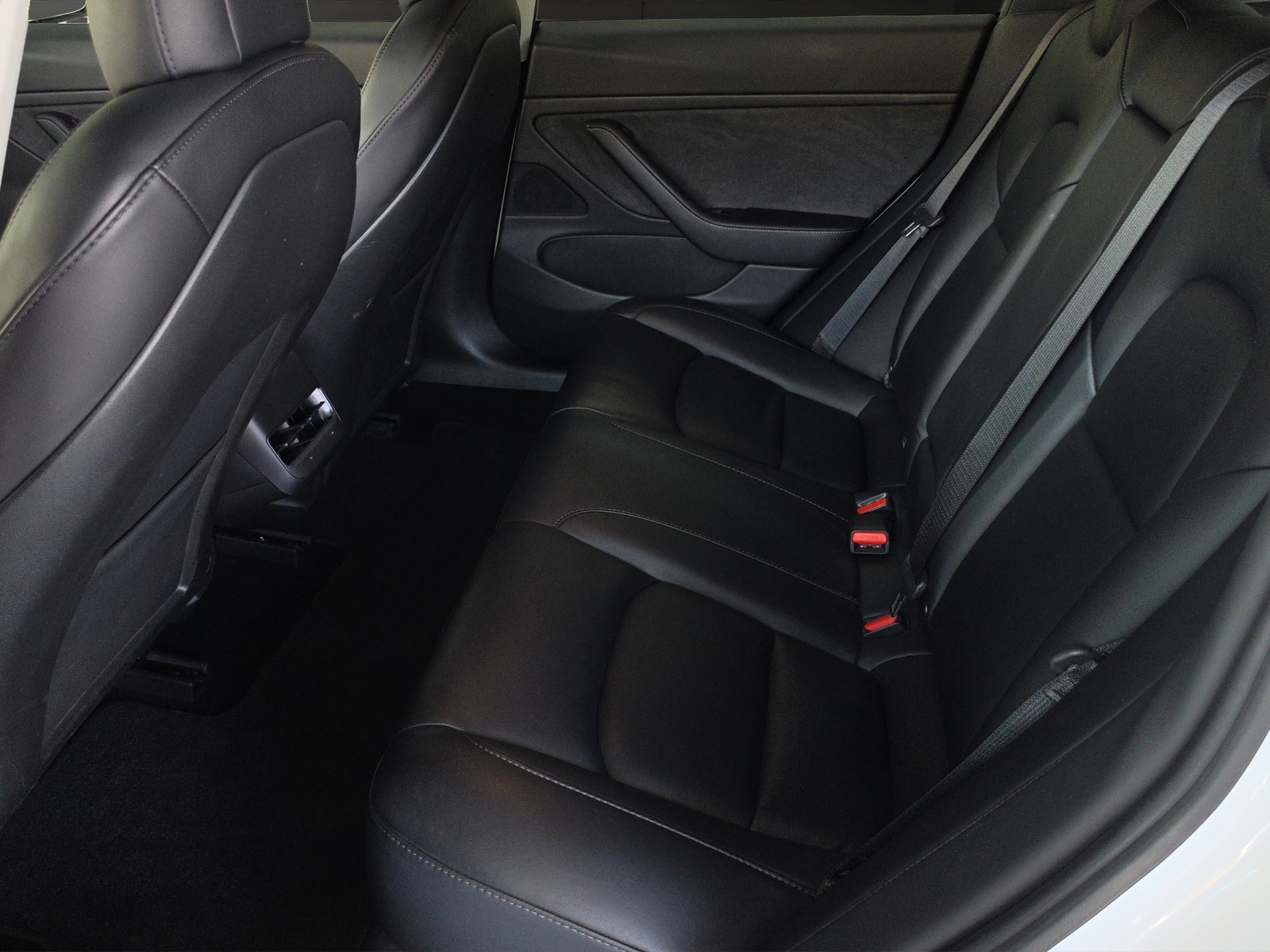 TESLA Model 3 Long Range Dual Motor AWD-image-10