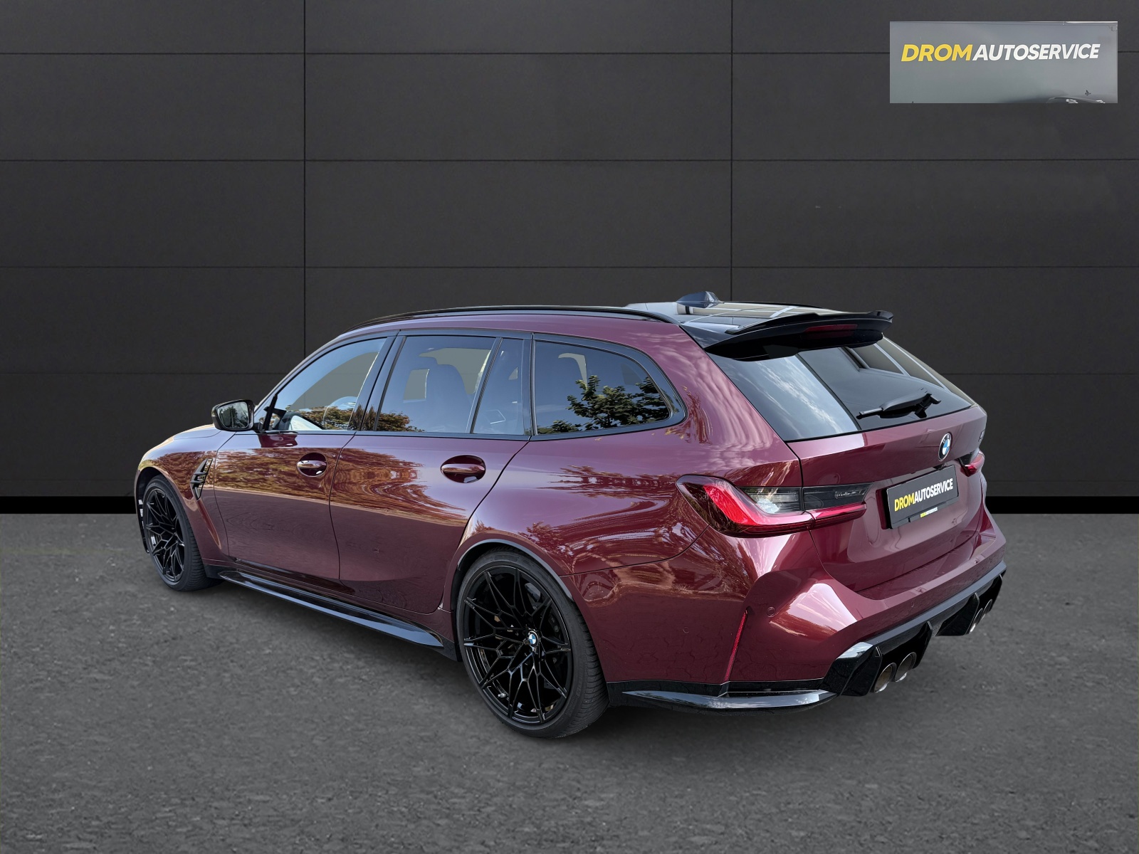 BMW M3 Touring xDrive Competition M-image-5