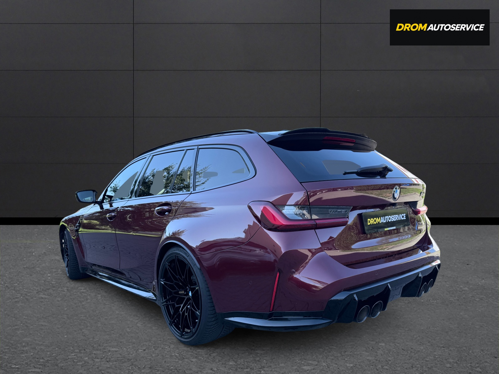 BMW M3 Touring xDrive Competition M-image-5