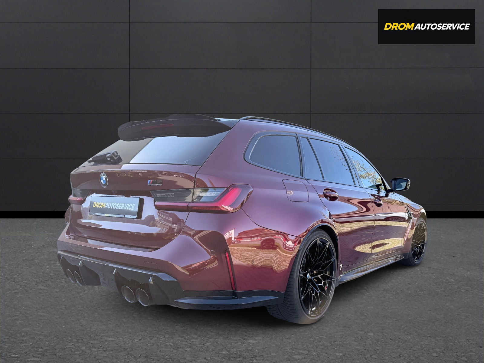 BMW M3 Touring xDrive Competition M-image-4