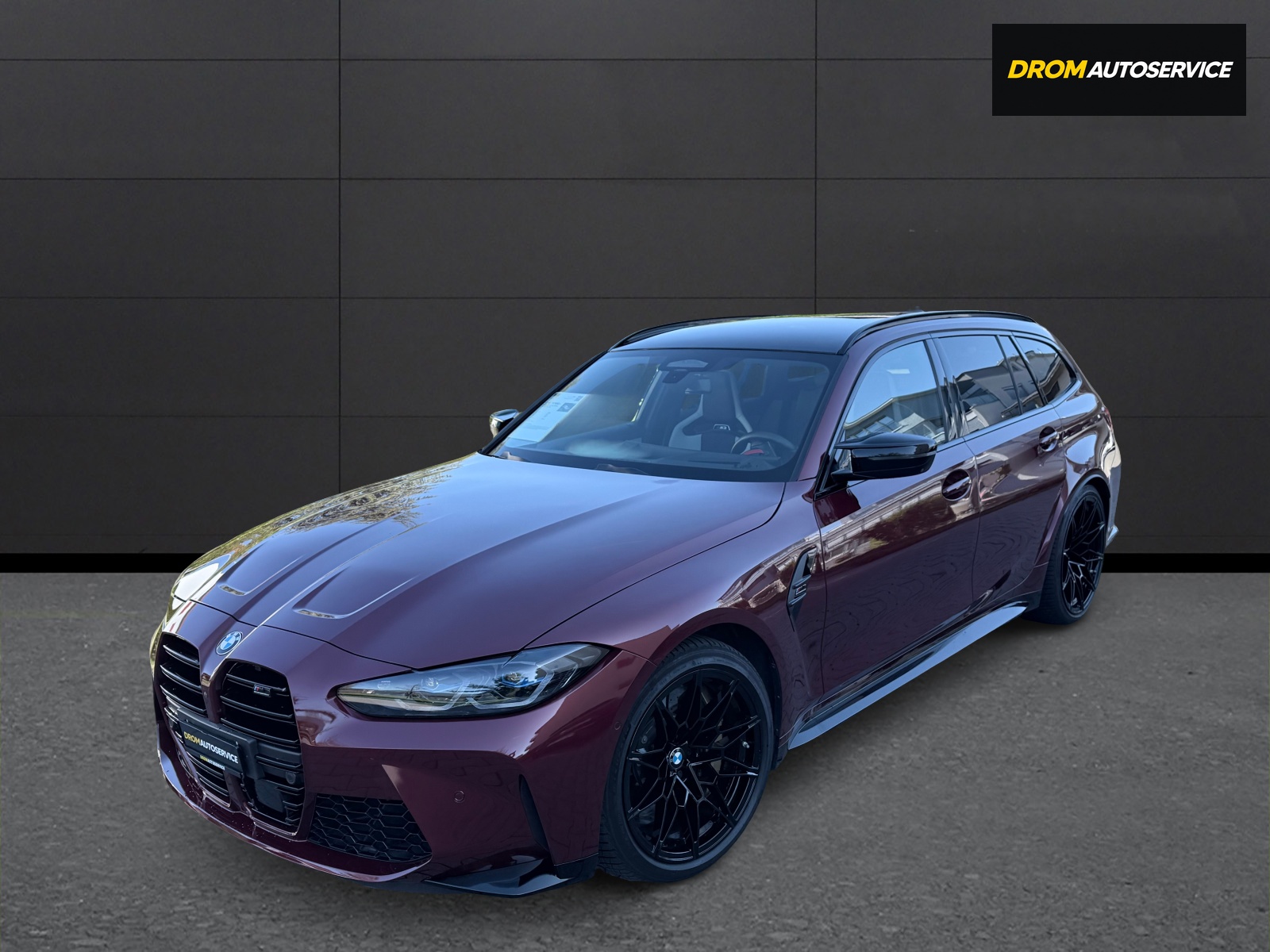 BMW M3 Touring xDrive Competition M-image-10